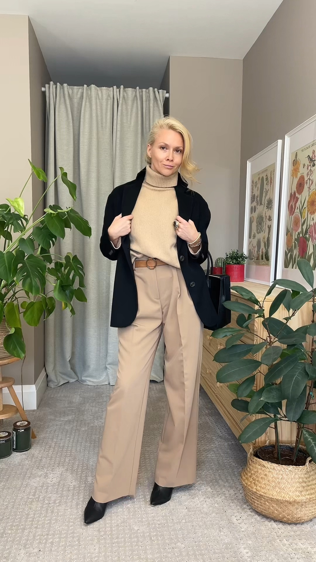 An oversized blazer made from high-quality wool will keep you warm not only in the fall but can also be useful during a mild winter. It pairs perfectly with palazzo pants and high heels, but this look can also be complemented with loafers.

#LTKStyleTip #LTKWorkwear #LTKNYFW