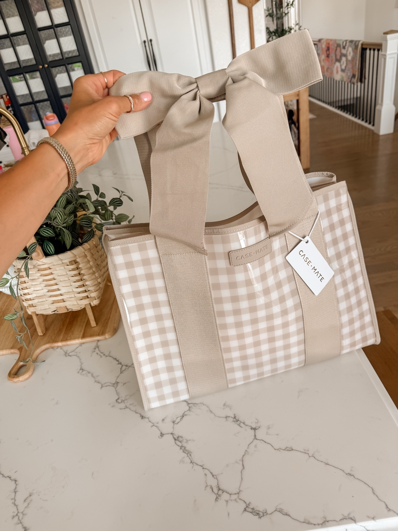 Cutest gingham tote jelly bag from Case-Mate!!