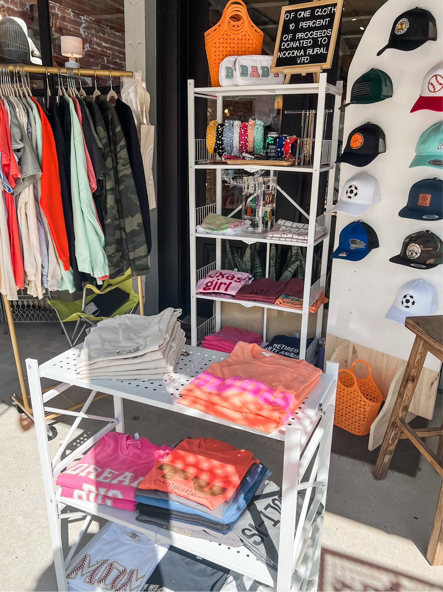 Versatile foldable shelves! #display #organization #shelf

#LTKhome #LTKfindsunder100