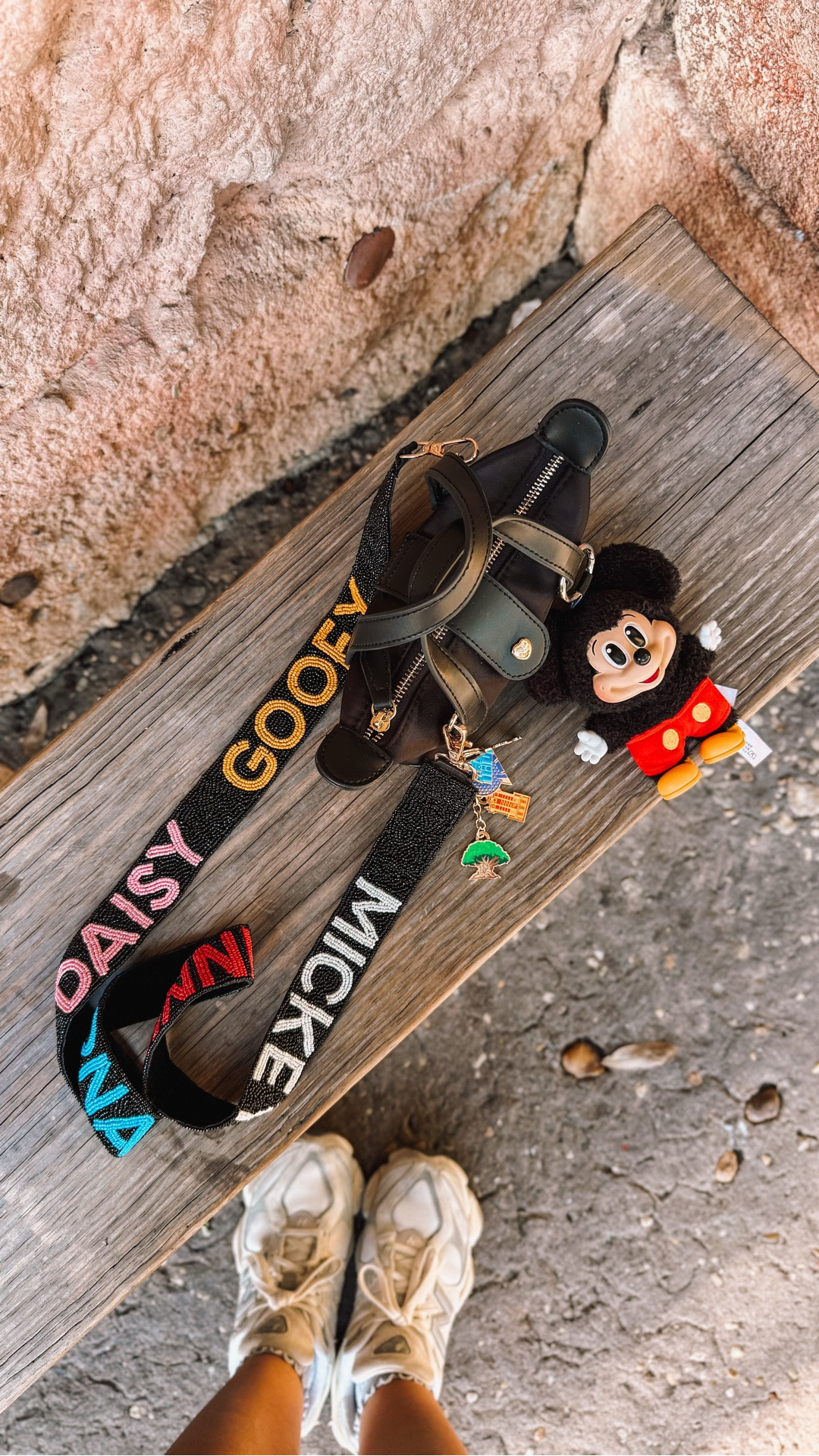 The cutest bag for Disney days. #mickeylabubu #disneybag 