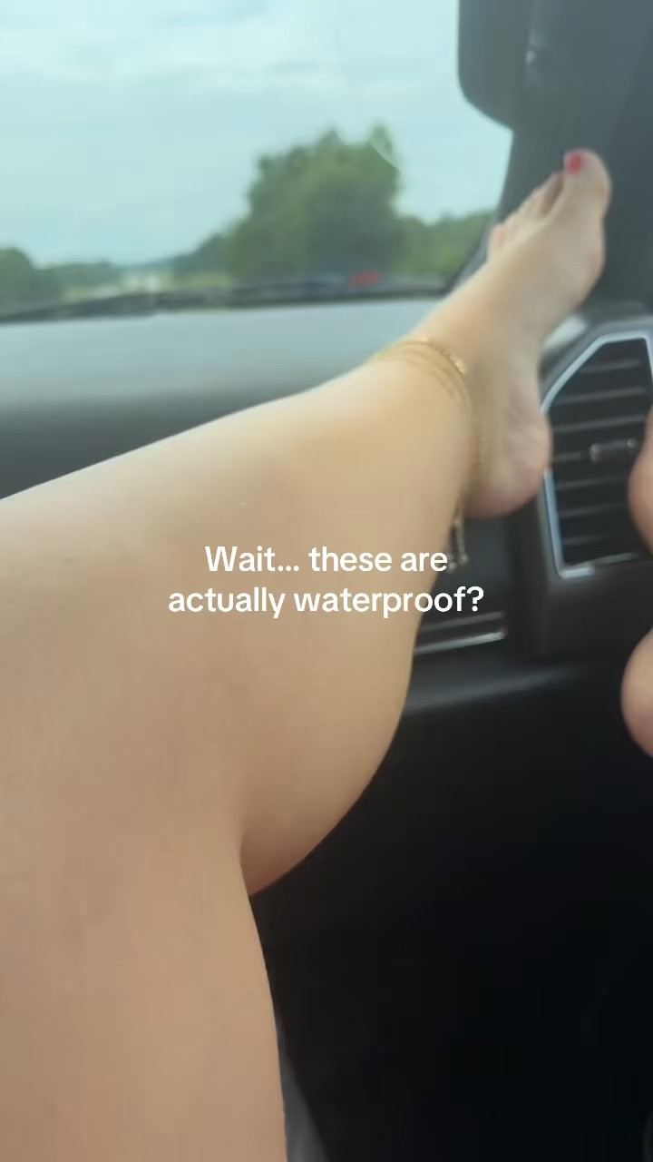 I love cute jewelry, but I’m not taking it off every time I go to the pool. These anklets are waterproof, so I can wear them to the beach, pool, on vacation, and through all the summer chaos without constantly worrying about them. Plus, they make even the most basic outfit look a little more put together. #WaterproofJewelry #SummerAccessories #BeachStyle #VacationMustHaves #dealsforyoudays
