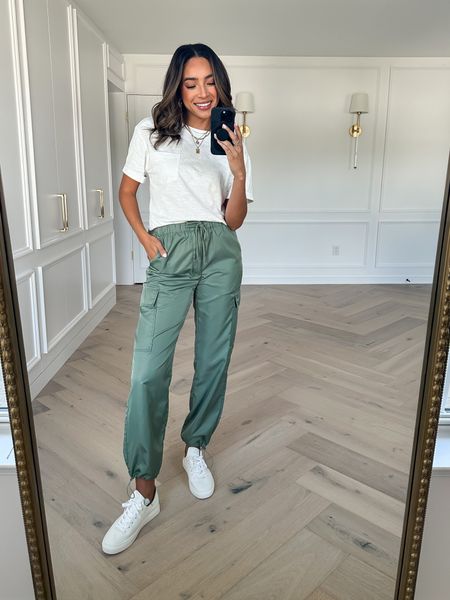 Evereve casual summer outfit try on haul! Wearing a Small in white tee and Small in cargo pants - adjustable hem to convert from straight leg to jogger style. Both fit TTS





Travel outfit
Airport outfit
Athleisure outfit
Casual outfit 

#LTKstyletip #LTKSeasonal #LTKtravel