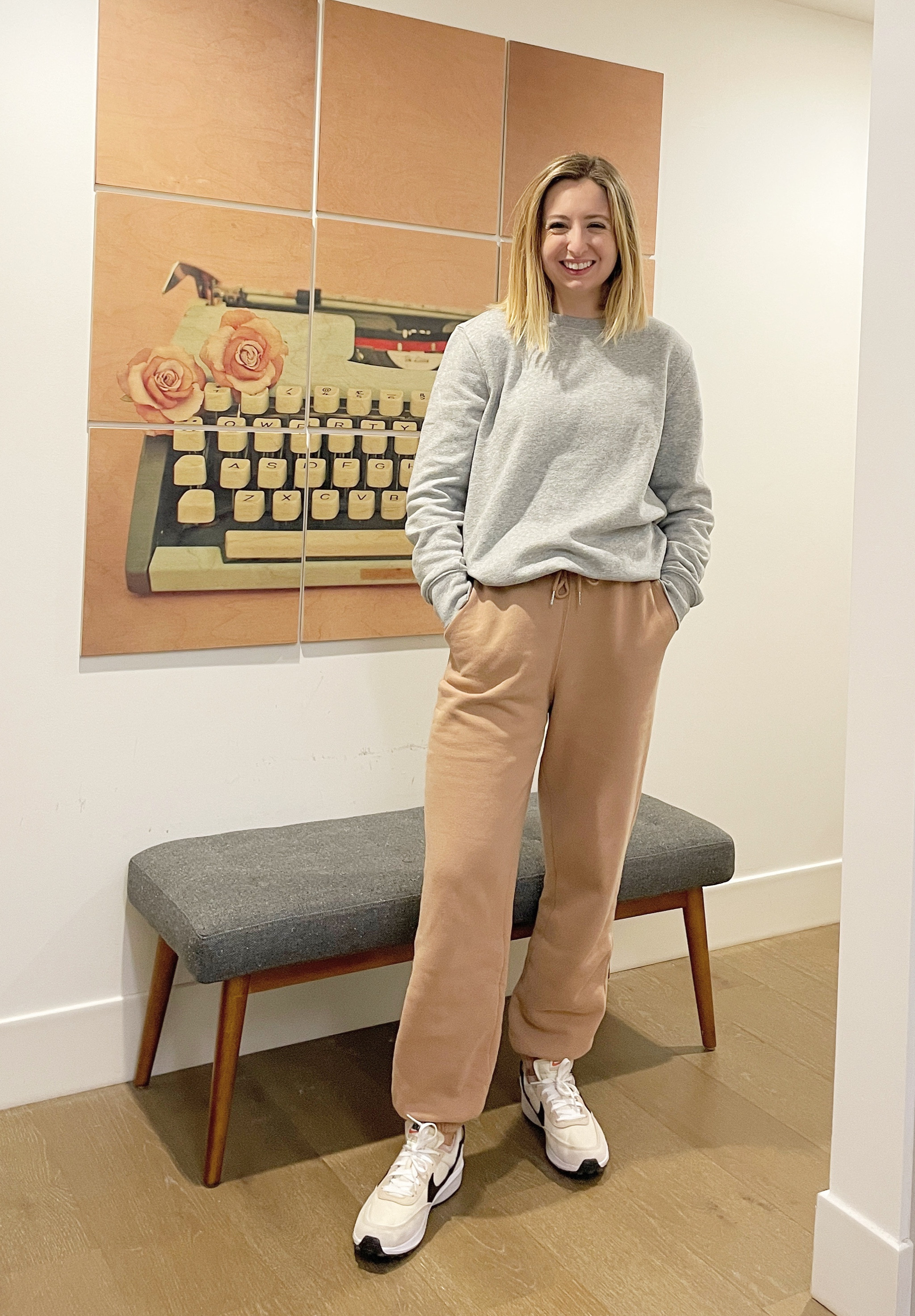 Cozy Sunday outfit #outfitidea #capsulewardrobe #cozyvibes #cozyfashion #capsulecloset #capsulecollection #capsulewardrobechallenge #outfit #outfitinspiration #sporty #outfitinspo #outfitoftheday

#LTKhome