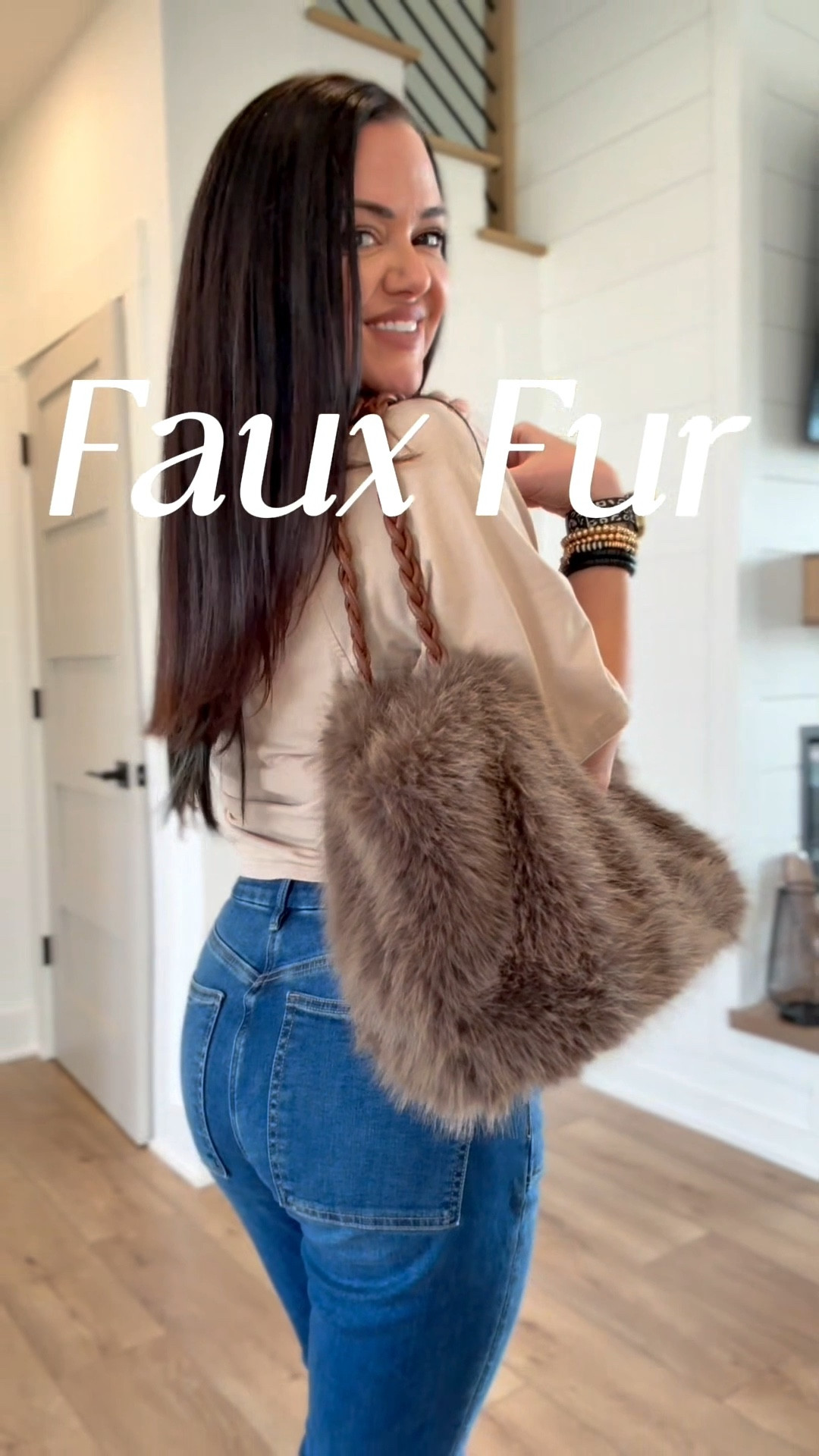 Statement bag of the season 🤎
So soft. So chic. Comes in brown, gray, black & white. 



#LTKU