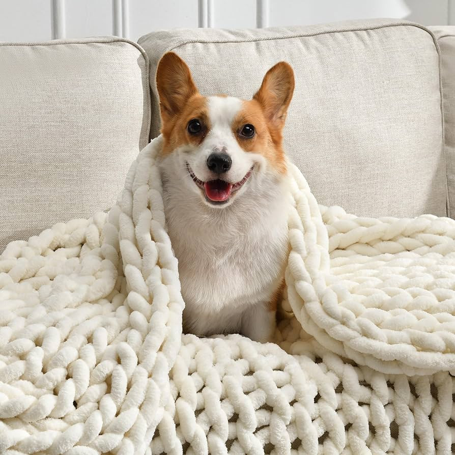 Soft Chunky Knit Blanket, 50X60 in Handmade Thick Chenille Yarn Throw Without Shedding & Raveling... | Amazon (US)