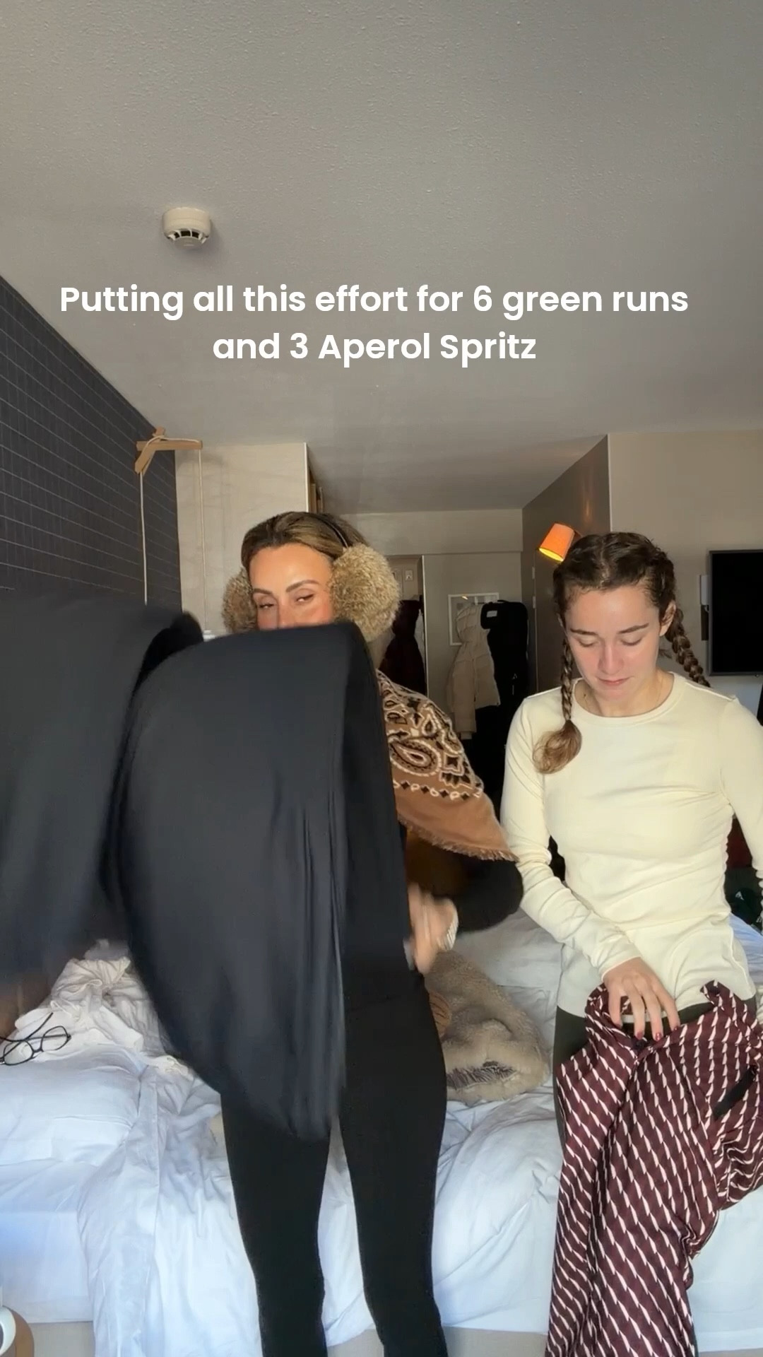 Putting all this effort for 6 green runs and 3 Aperol Spritz 😅 #apresski 

#LTKootd #LTKSeasonal #LTKgrwm