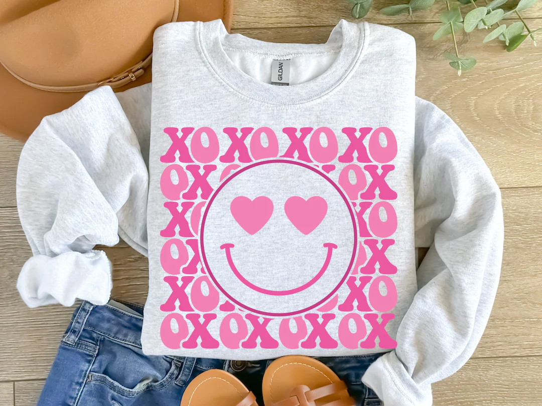 Smiley Face XOXO Sweatshirt, Vintage XOXO Smiley Face Sweater, Retro Smiley Face XOXO Valentine T... | Etsy (US)