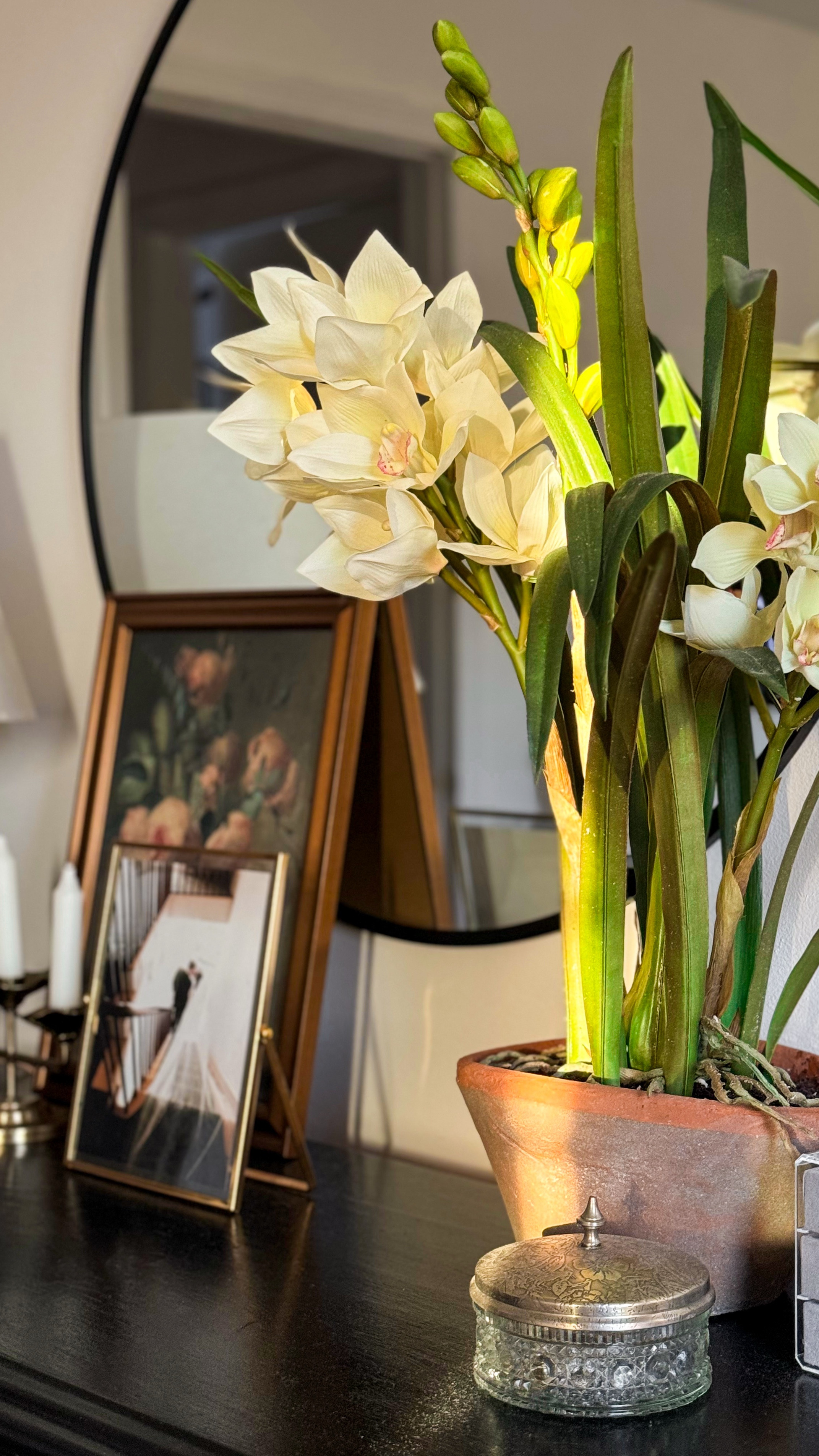 I have refinished my childhood furniture about 3 or 4 times already, and the only reason I’ve continued to make it work is because it’s made of 𝒓𝒆𝒂𝒍, solid oak wood. But as I’ve said before, there is constant wear and tear no matter how much sealer I’ve used in the past. So to avoid busting out the paint cans again, I’ve found this amazing spot paint to help keep the chips at bay until we finally pull the plug on this set—which we’re anticipating to be in the next few months. But more on that another time… 😏

To shop this super affordable find, shop the link in my bio (and story)! 

#AmazonFind #Refurnished #UpcycledFurniture #FurnitureFlip #Antique #Vintage #VintageModern #FYP #Explore #Discover #Reels #Bedroom #BedroomFurniture #RefinishedFurniture #DIY