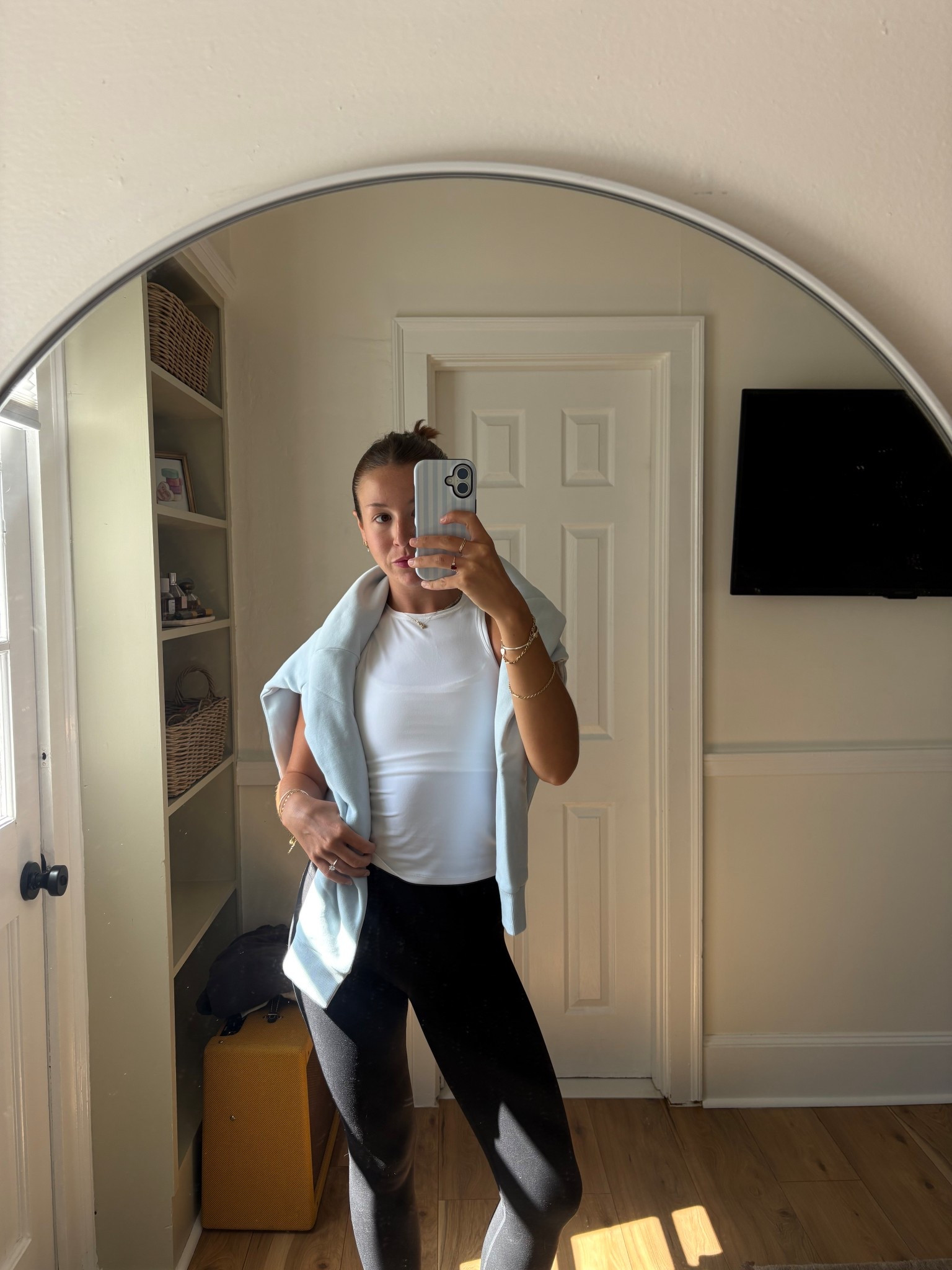 The comfiest outfit in my closet rn 👀 @vuoriclothing #vuoripartner #ootdinspo #activewearoutfits

#LTKStyleTip #LTKActive #LTKSeasonal