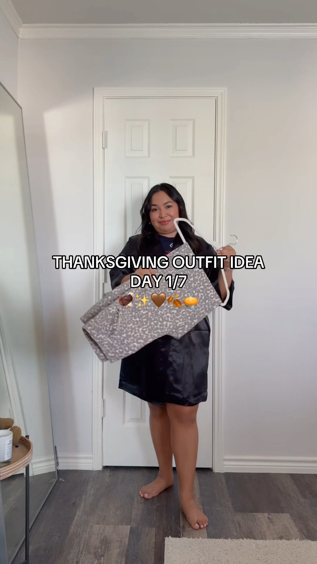 Thanksgiving midsize outfit series day 1 of 7! Outfit is 🔗 in comments & LTK! 

Thanksgiving outfit idea, midsize fashion, midsize style, Thanksgiving day outfit, leopard pants, turtleneck sweater, ugg boots

#LTKHoliday #LTKMidsize #LTKSeasonal