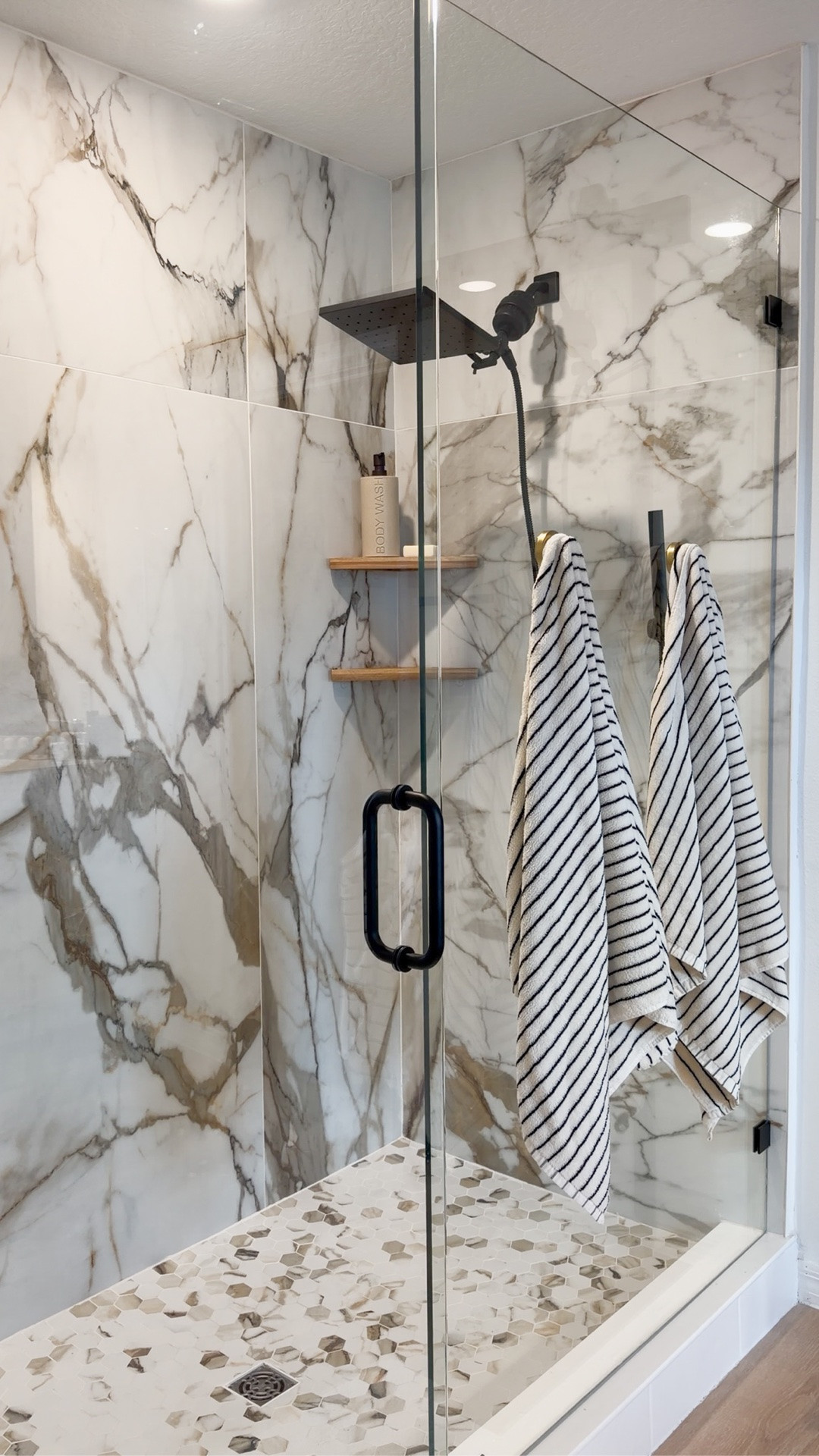 Favorite bathroom decor finds ❤️




Bathroom makeover | soap dispensers | neutral home decor | wal art | minimal | faux greenery | plants | bath towels | shower curtain | home design | interior decor | home remodel | new home | guest bathroom

#LTKHome
