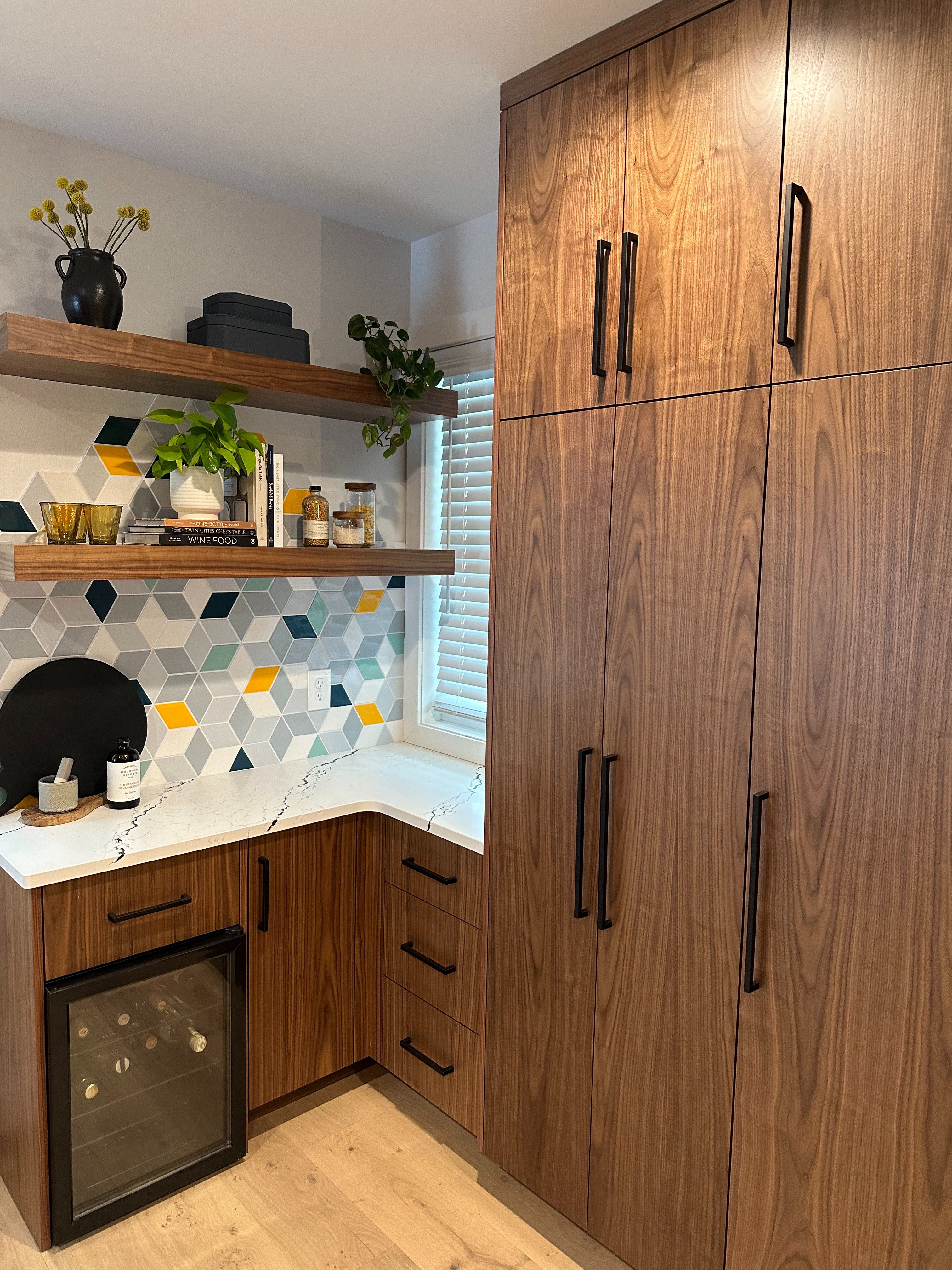 Our #HopkinsHumbleAbode project is complete! Shop the styling goods we used in the space, along with any other linkable fixtures used. 

 

 #LTKHome