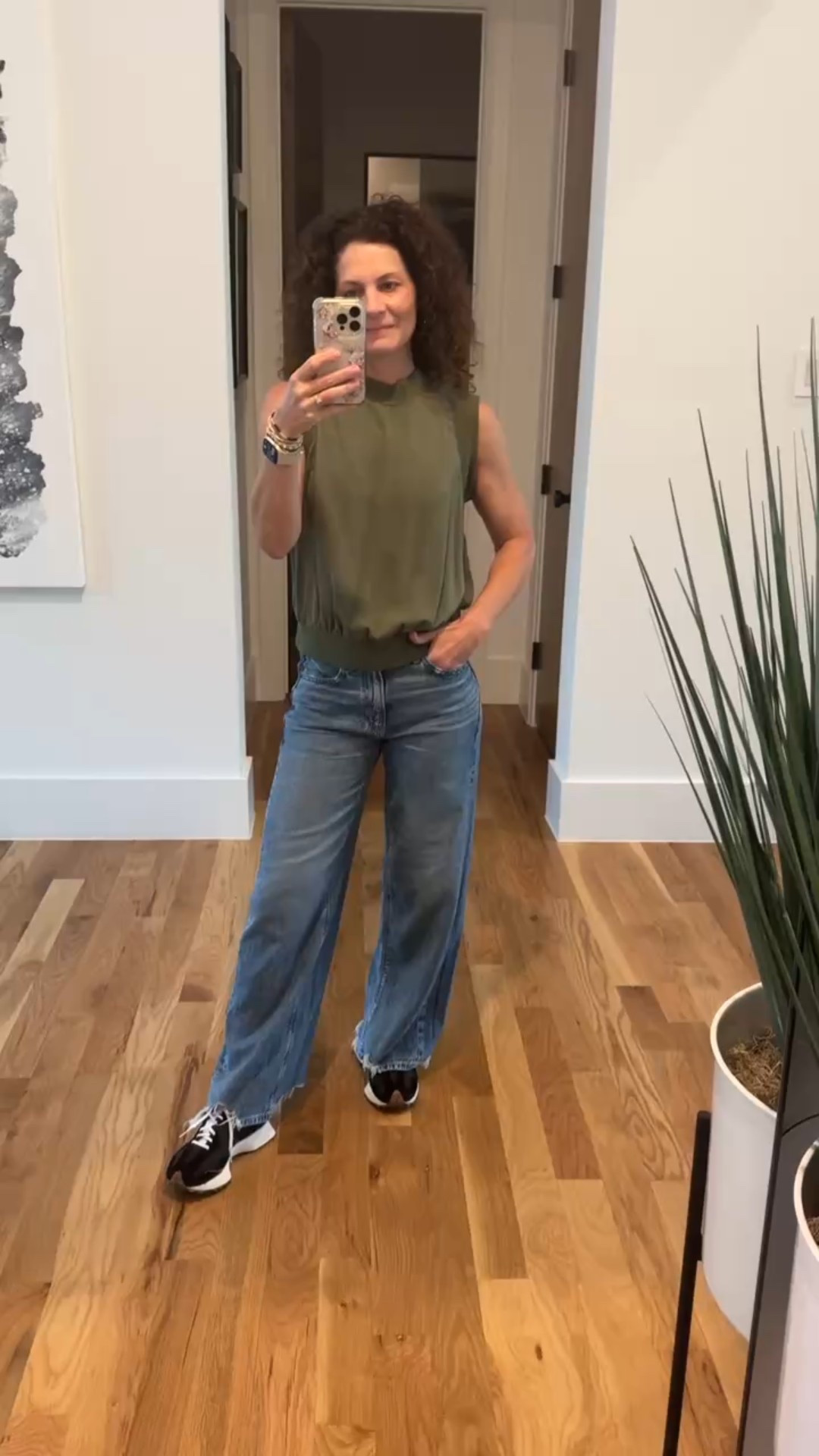 These baggy jeans are a fun staple to add to your spring wardrobe. They run true in the waist. I’m 5’3 and am wearing the “short”. Can be dressed up with a great heel/ wedge. My top is currently sold out, I tagged some great options.


Baggy denim, spring jeans, spring denim
Style over 40, style over 50 

#LTKFindsUnder100 #LTKStyleTip #LTKOver40