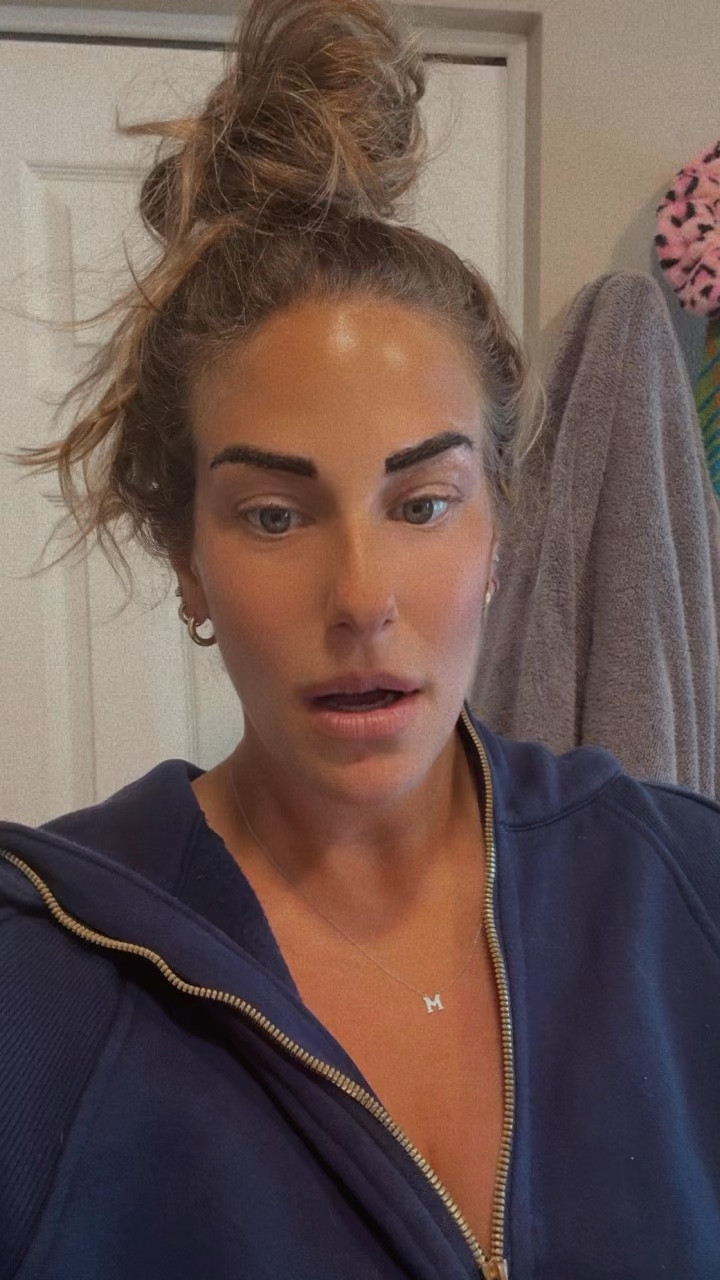 Eyebrow tinting kit 
Under $10
Beauty finds 
Amazon finds 

#LTKSaleAlert #LTKBeauty #LTKselfcare