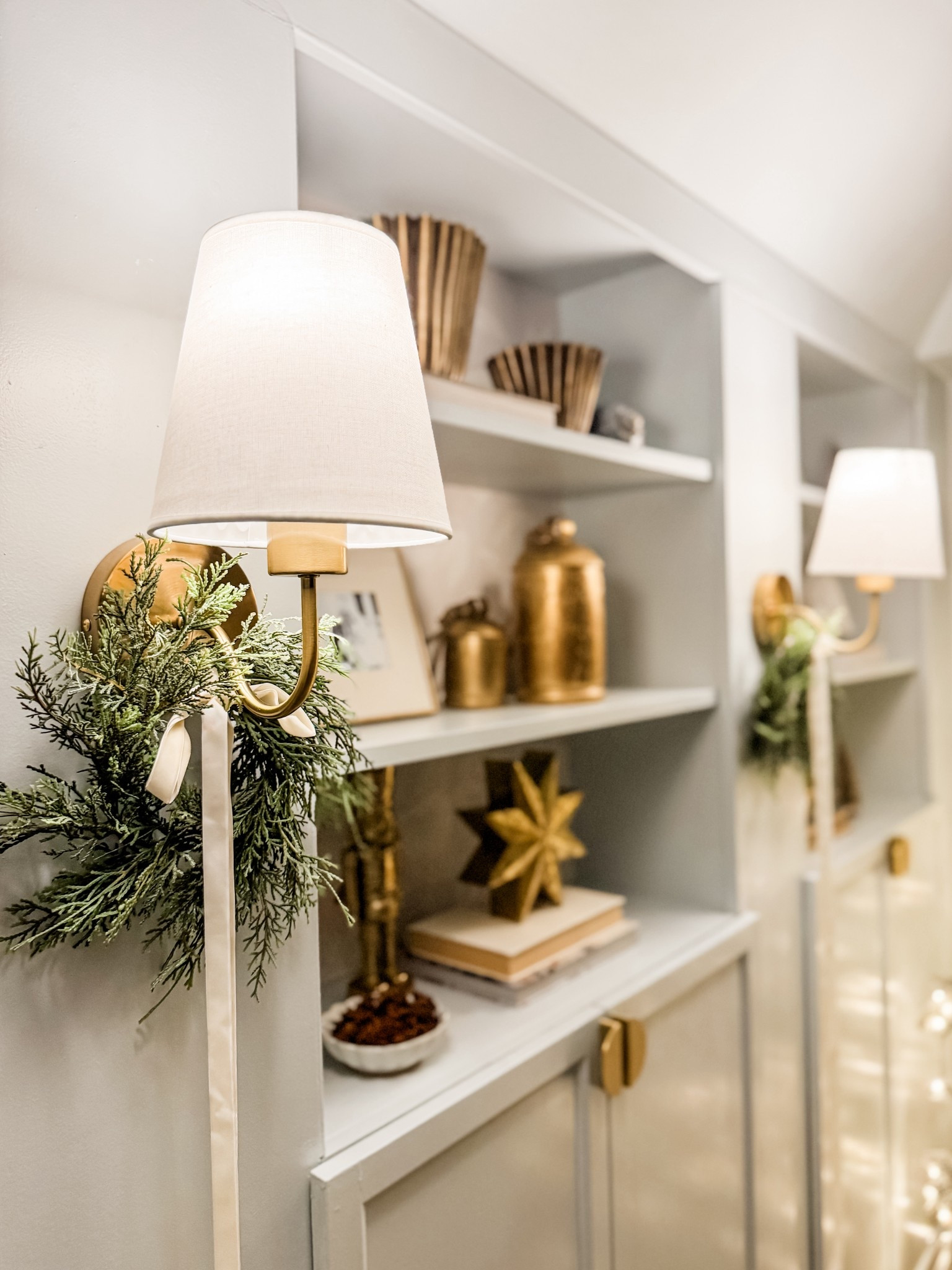 Gold wall sconce
Rechargeable wall sconce
Non-hardwired wall sconce
Gold sconce with linen shade


#LTKSaleAlert #LTKFindsUnder100 #LTKHome