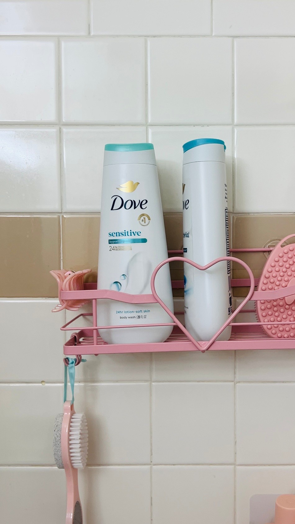 the perfect body wash for sensitive and dry skin 🧼 🛁🧖‍♀️ I love using this when my skin is feeling extra dry and irritated, I leave the shower with my skin feeling so smooth and soft :)



#LTKFindsUnder50 #LTKBeauty