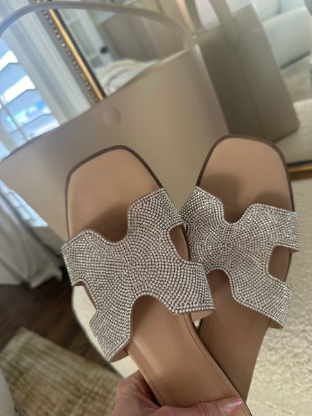 Grab these if you haven’t! So beautiful and super sparkly in person 🤩 .. and so affordable! Only $25
Fit tts 

#LTKfindsunder50 #LTKxTarget #LTKshoecrush
