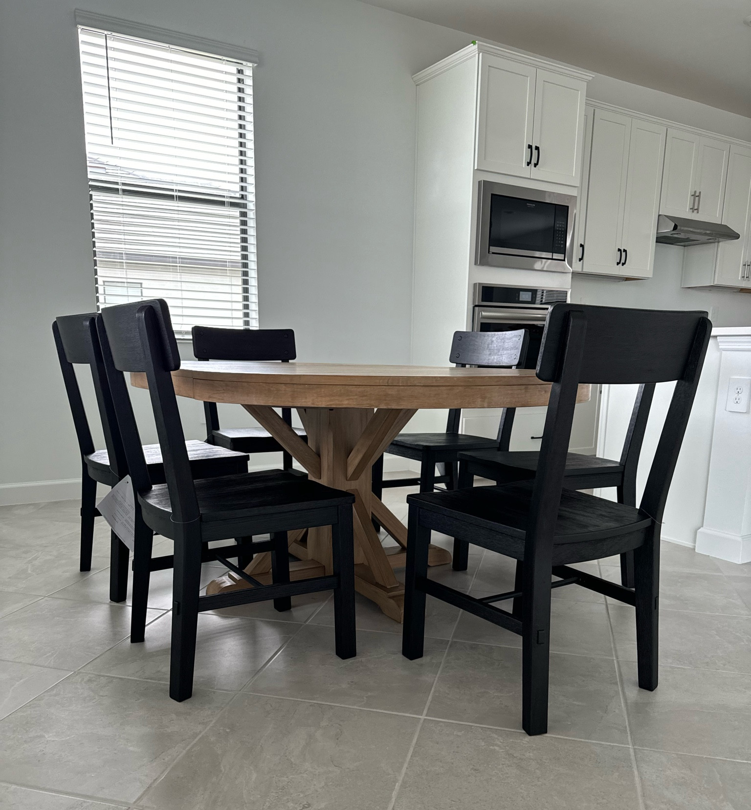 Modern farmhouse extending kitchen table and chairs by Pottery Barn 🏡


Home / Decor / Furniture / DIY / Wood / Black / Table / Kitchen / Dining / Chairs / Family

#LTKSeasonal #LTKfamily #LTKhome