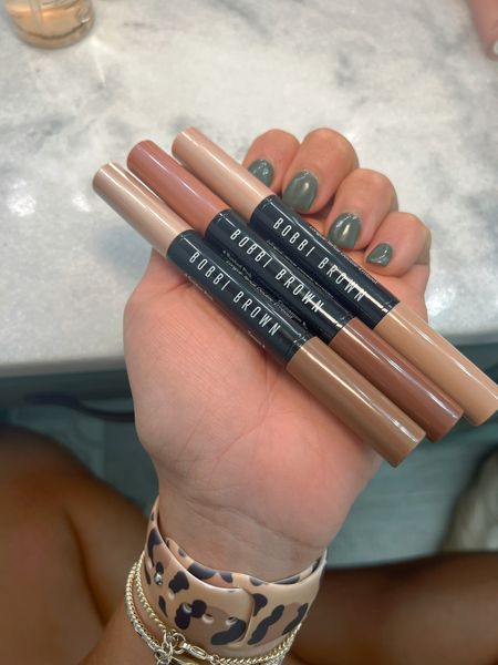These are INCREDIBLE✨🫶🏼 dual ended long wear cream eyeshadow sticks by @bobbibrown🤞🏼posted a lil tutorial over on IG! #BobbiBrownCosmetics #BobbiBrownPartner @sephora

#LTKbeauty #LTKFind #LTKstyletip