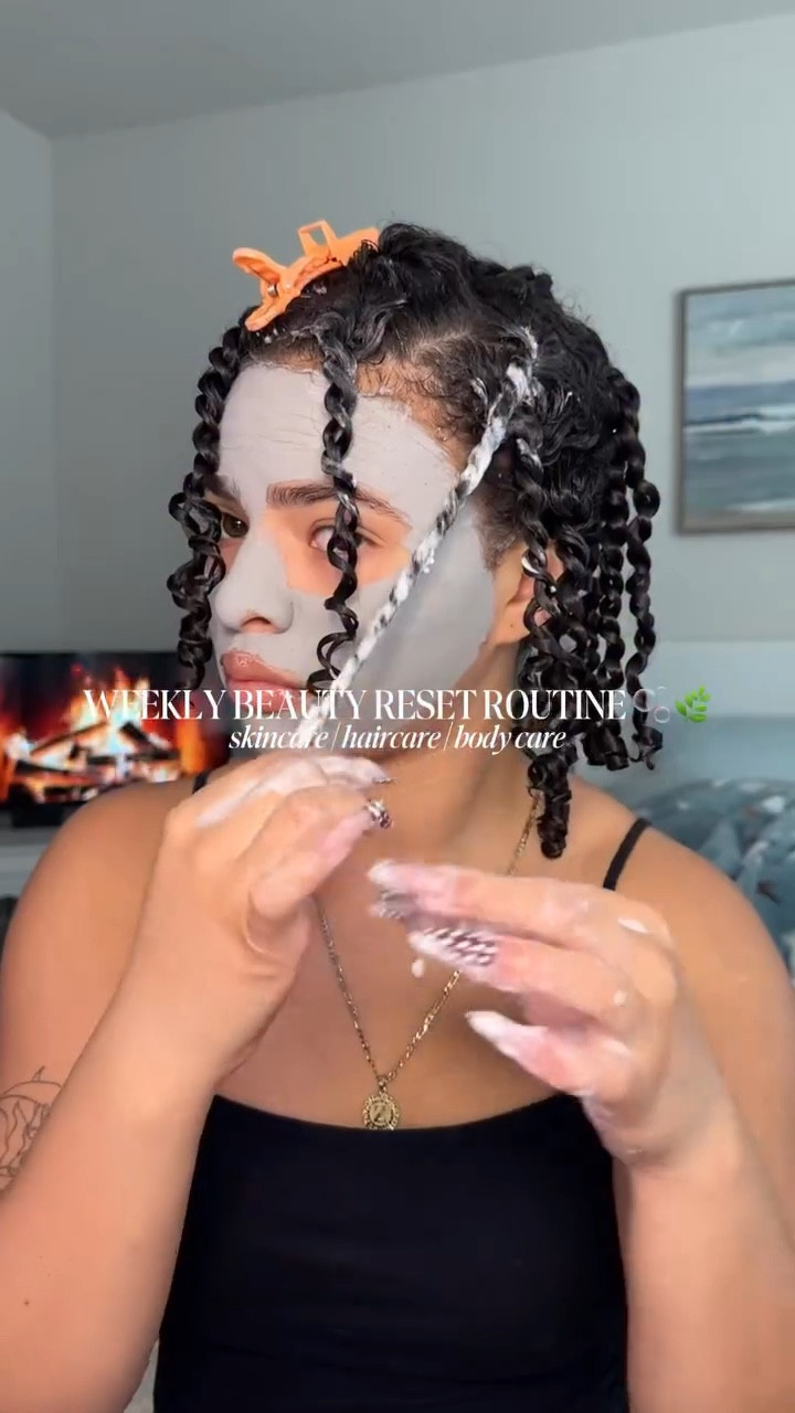 my weekly beauty reset routine 🫧🌿🎧

all products will be linked on my LTK & SHOPMY in my bio :))

#beautymaintenance #maintenanceday #beautyreset #beautyroutine #skincare #bodycare #haircare #selfcare #selfcareroutine #aftershower #curlyhair #haircare