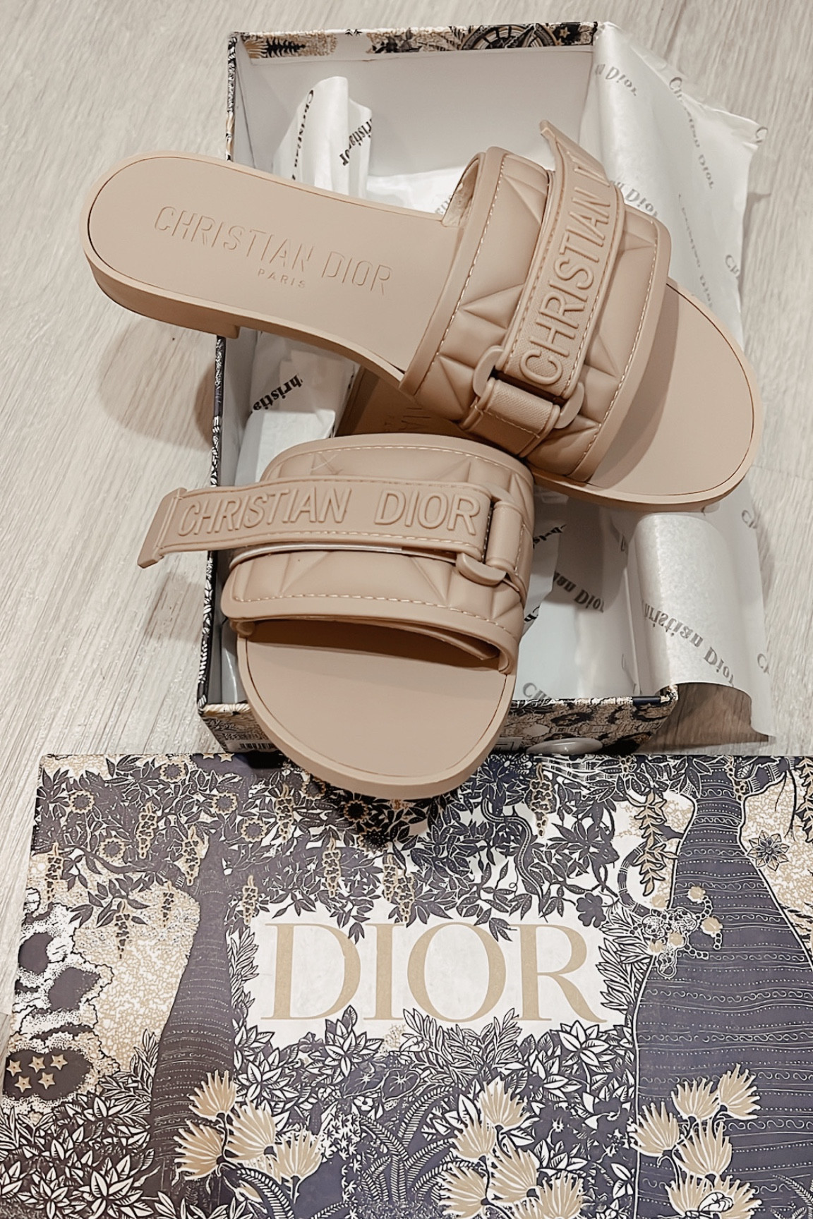 Dior from the fence✨

#LTKGiftGuide #LTKwedding #LTKworkwear