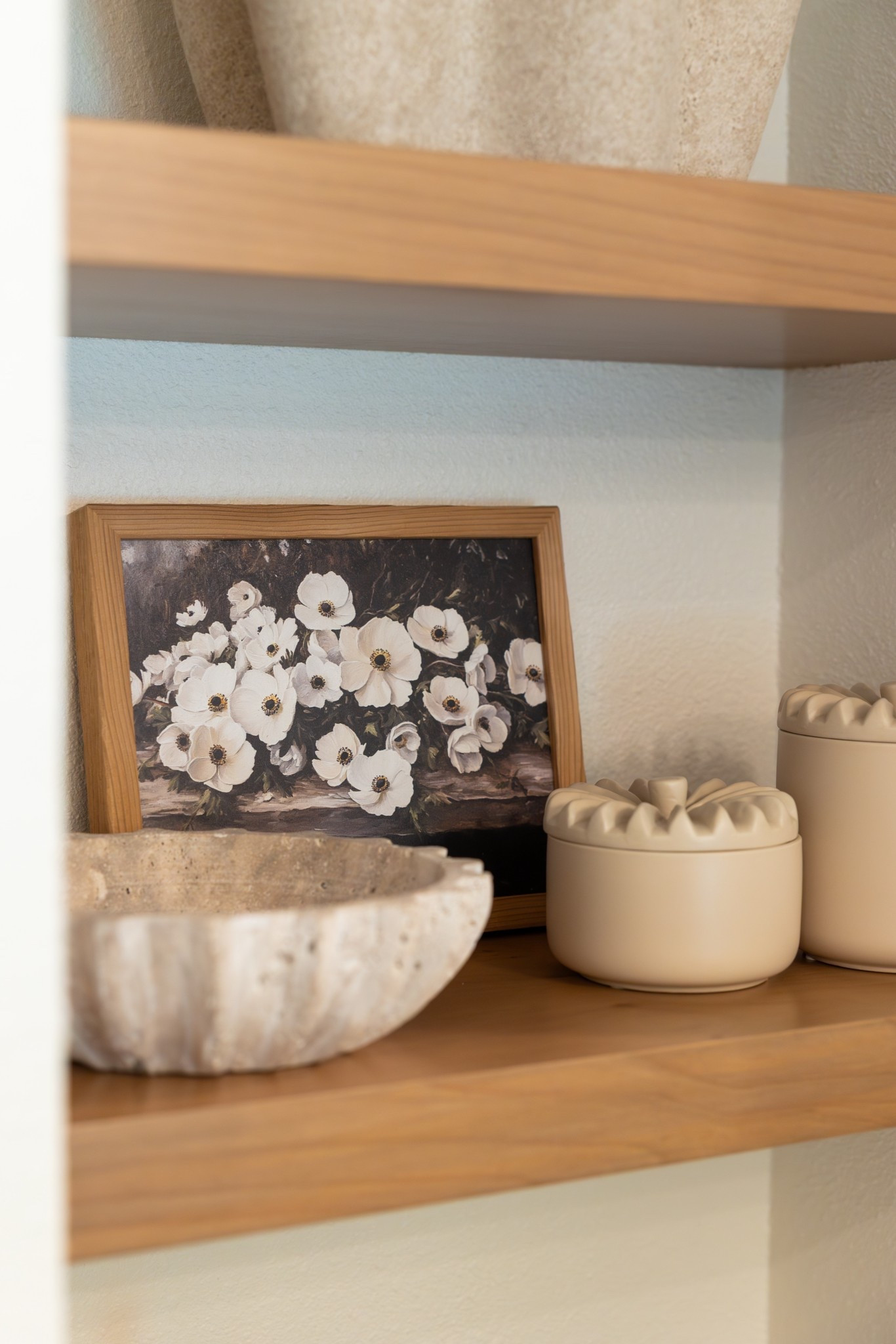 Let’s refresh your shelves for the new year with some of my favorite products!

#amazon #decor #shelfdecor

#LTKHome #LTKSeasonal #LTKFindsUnder50