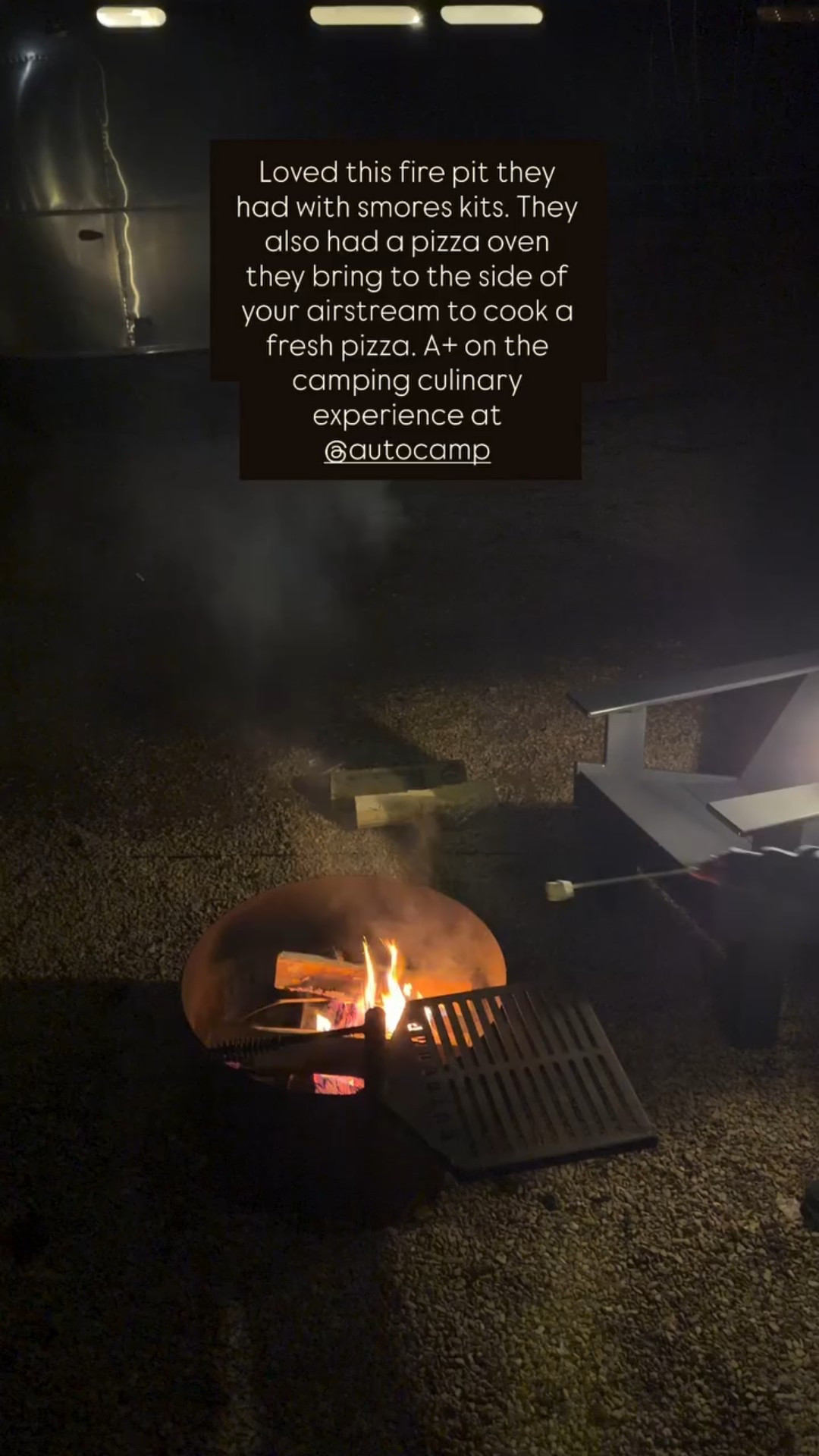 Loved this fire pit they had with smores kits. They also had a pizza oven they bring to the side of your airstream to cook a fresh pizza. A+ on the camping culinary experience at @autocamp