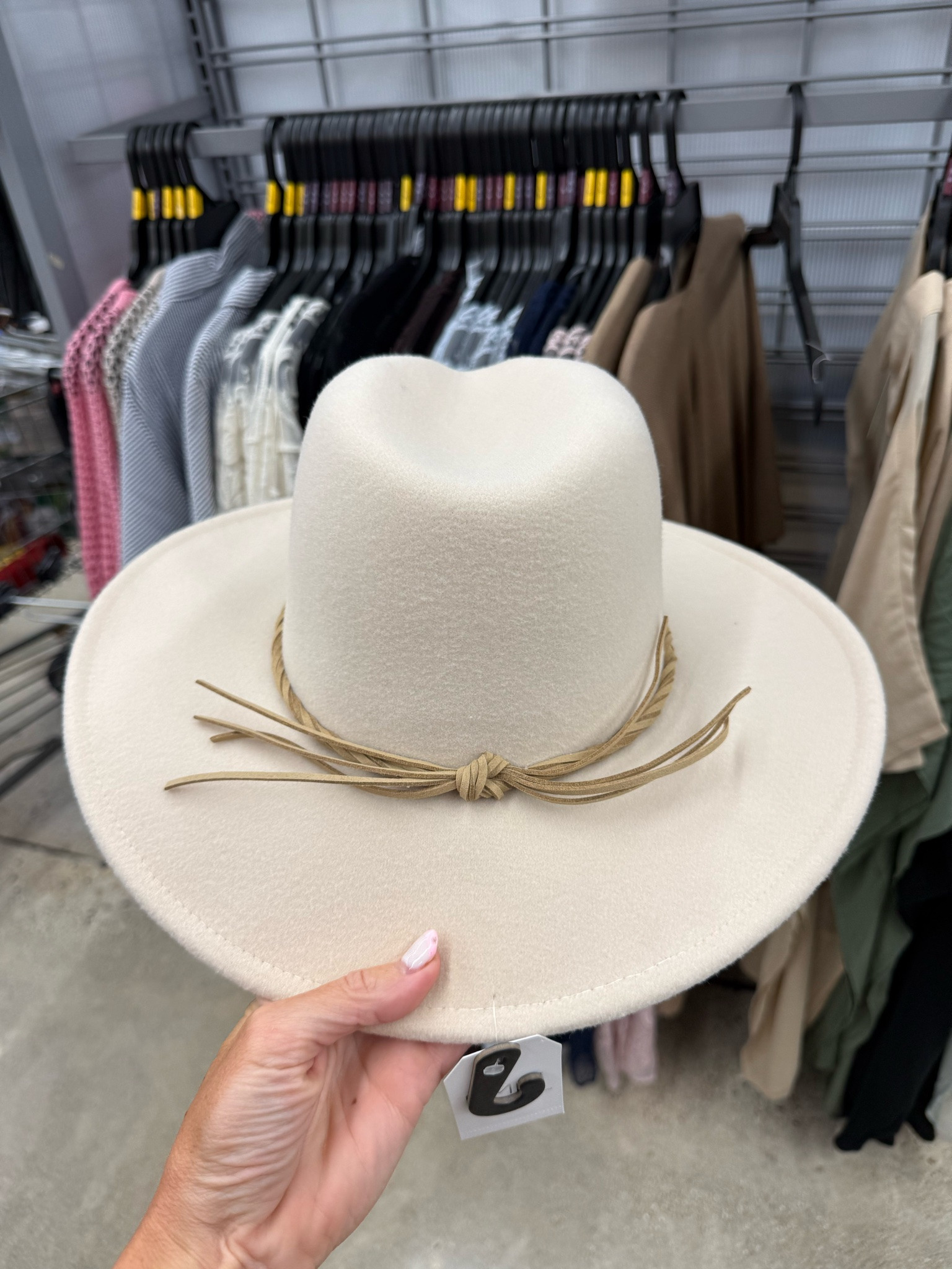 Walmart 
New arrivals 
Hat
Fedora 
Fall outfit