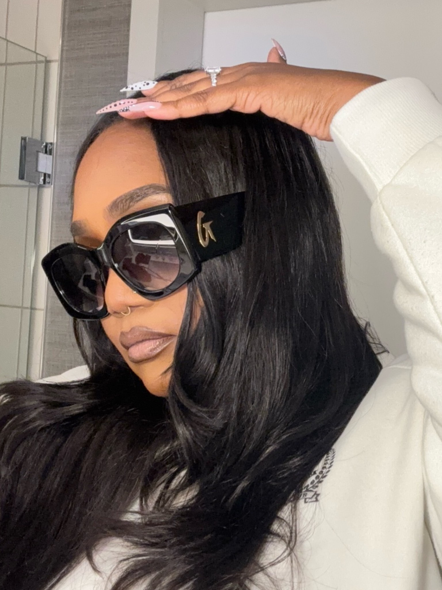 Current favorite accessory lately: oversized sunnies.

These are under $100 and give that effortless “put together” look even on the days when I’m keeping everything else simple. I love a good oversized pair because they instantly elevate outfits for errands, brunch, travel, beach days, or just everyday life.

Why I love these:
• oversized fit
• luxury look without the luxury price
• lightweight and comfortable
• easy to style
• goes with everything

If you’ve been looking for affordable luxury sunglasses or the perfect oversized black sunnies, these are so good and so worth adding to your cart.