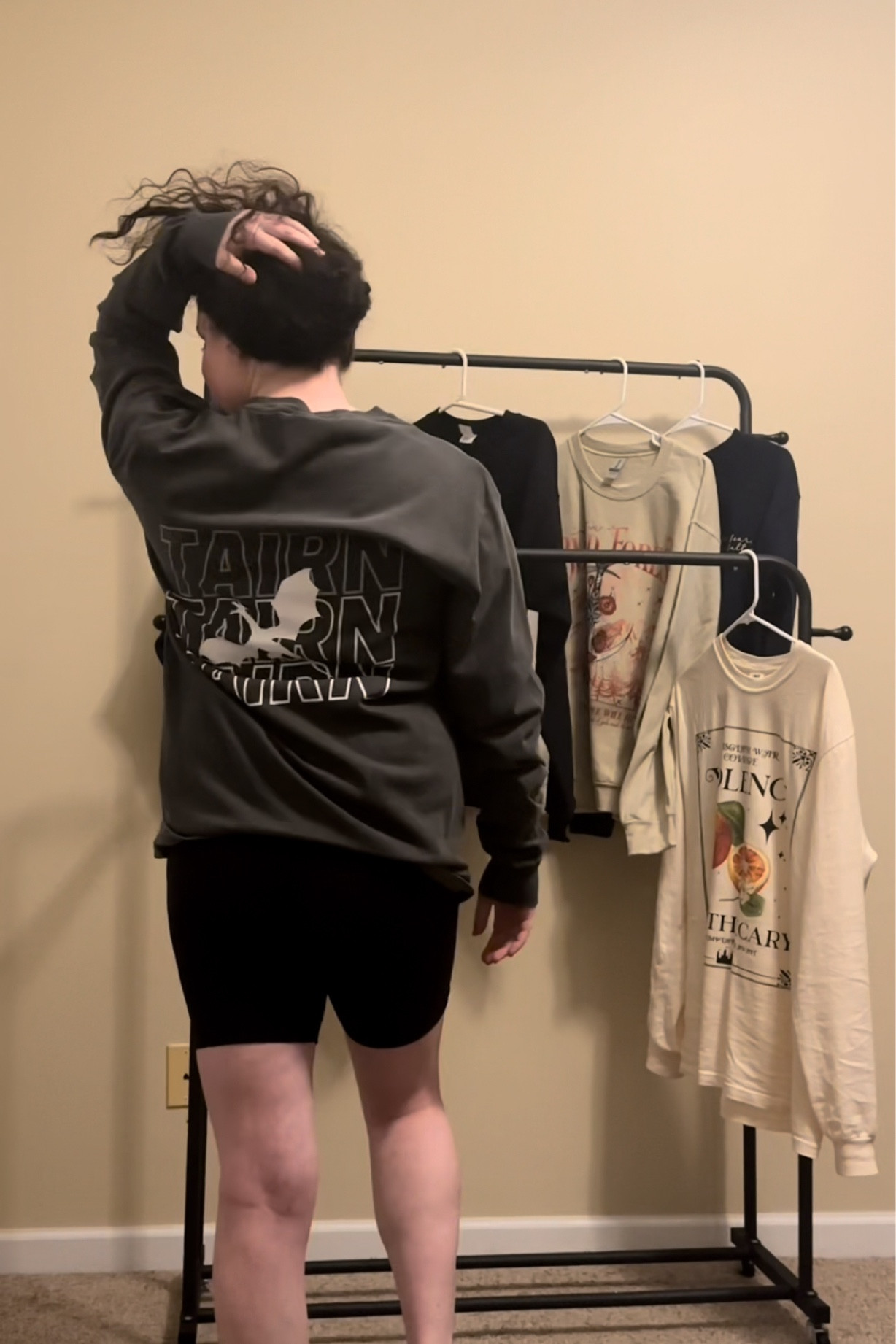 Fourth wing | Iron flame | Onyx Storm | Basgiath | book | book tok | book outfit | hoodie | Sweatshirt | Fantasy book | Romance book | Romantasy book

#LTKGiftGuide #LTKCyberWeek #LTKSeasonal