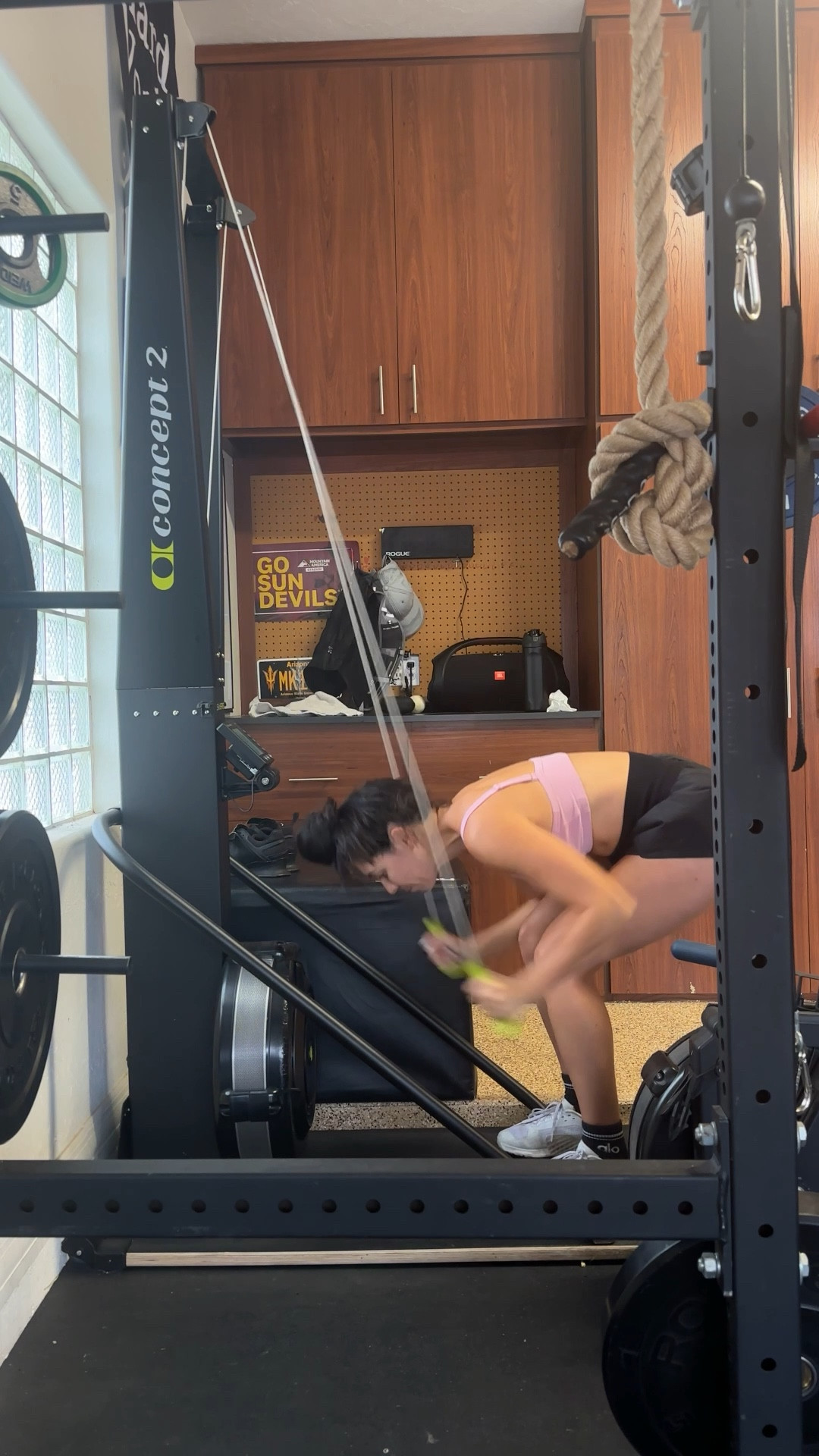 Happy Tuesday!! Back on the grind! Sharing my workout details from this am and my ski-erg machine 

Home gym 
Free people movement 
Gym clothes 



#LTKActive #LTKHome #LTKStyleTip