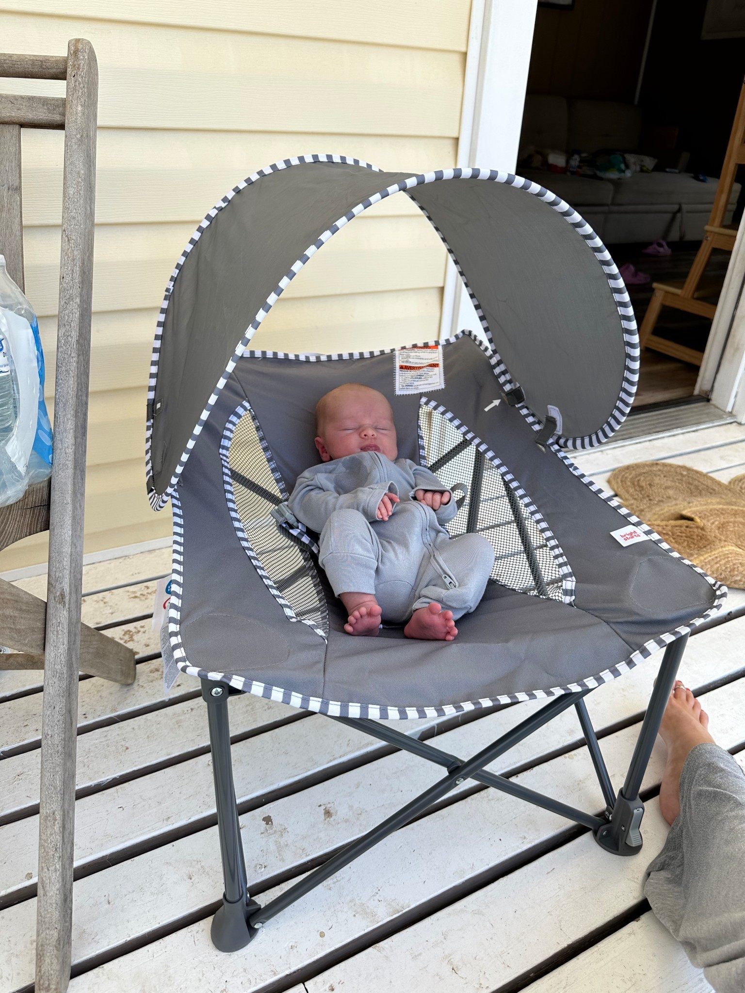 This pop up infant travel seat with a canopy is sooo neat!!! 

#LTKGiftGuide #LTKFindsUnder50 #LTKSeasonal