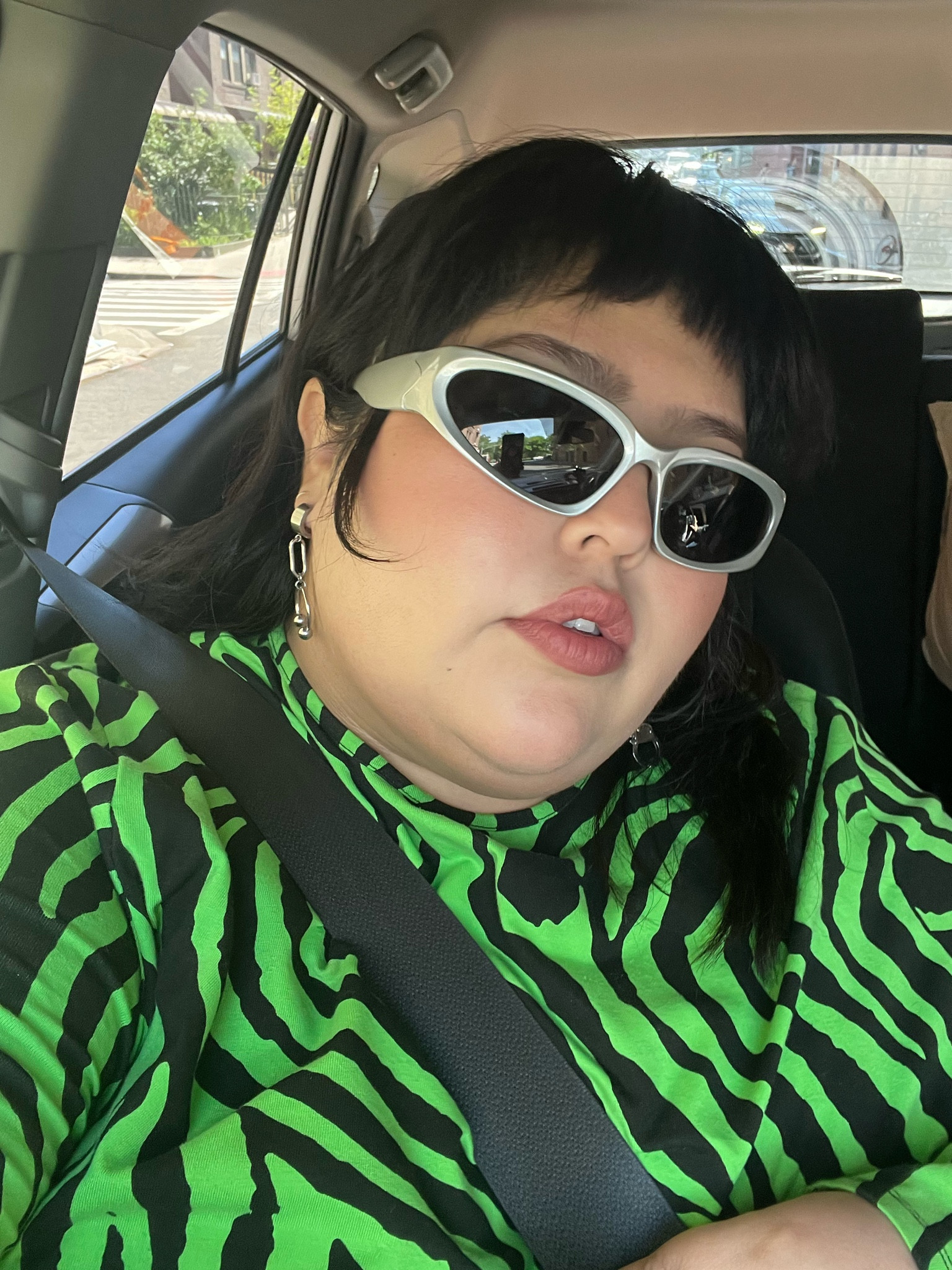 Silver wrap around sunnies 