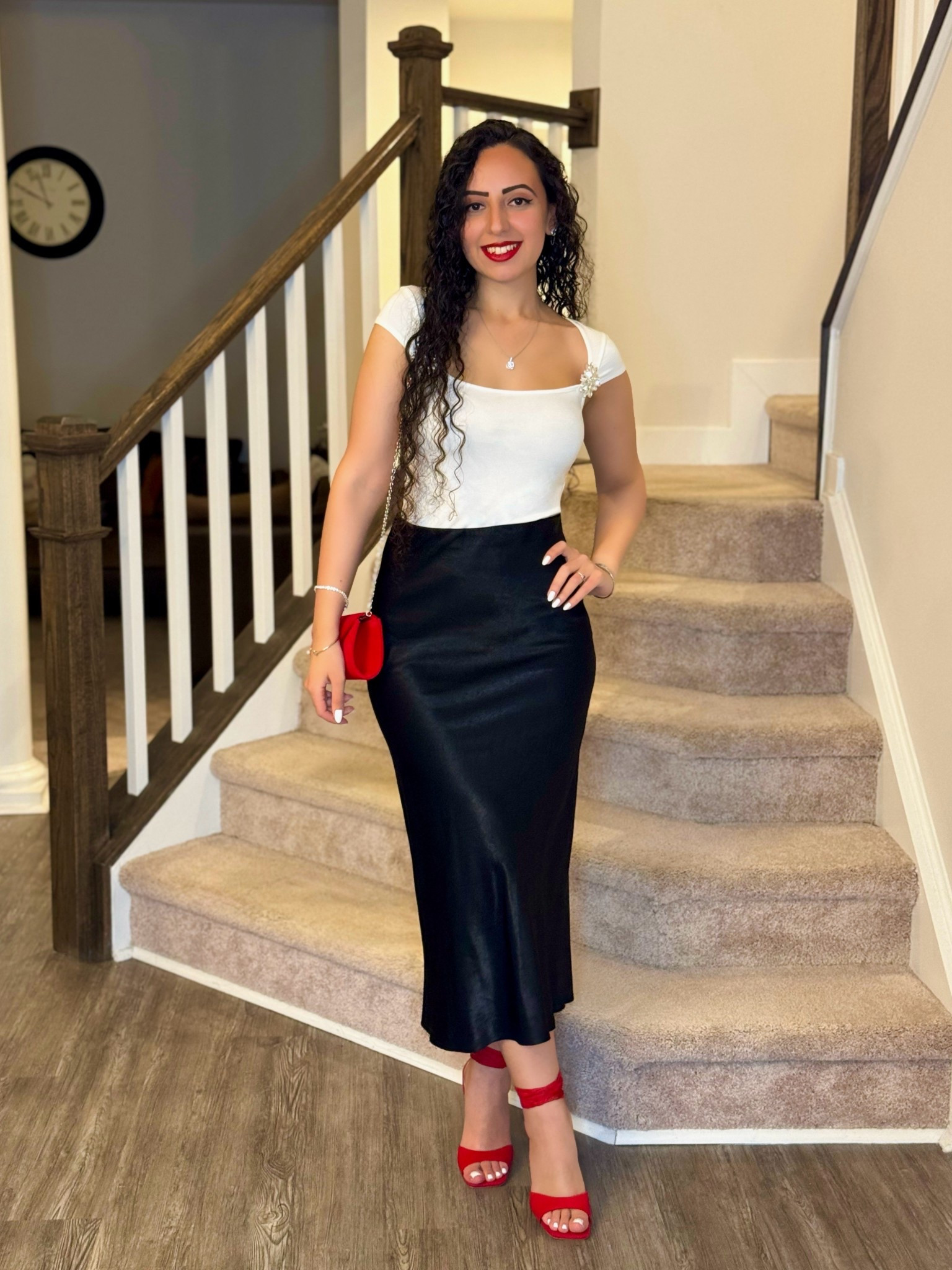 Groundbreaking ♥️✨
.
Date night | night out | Girls night out | GNO | Black and white | red accessories 
.
🔖 Subscribe to my LTK for more

#LTKStyleTip #LTKItBag #LTKParties