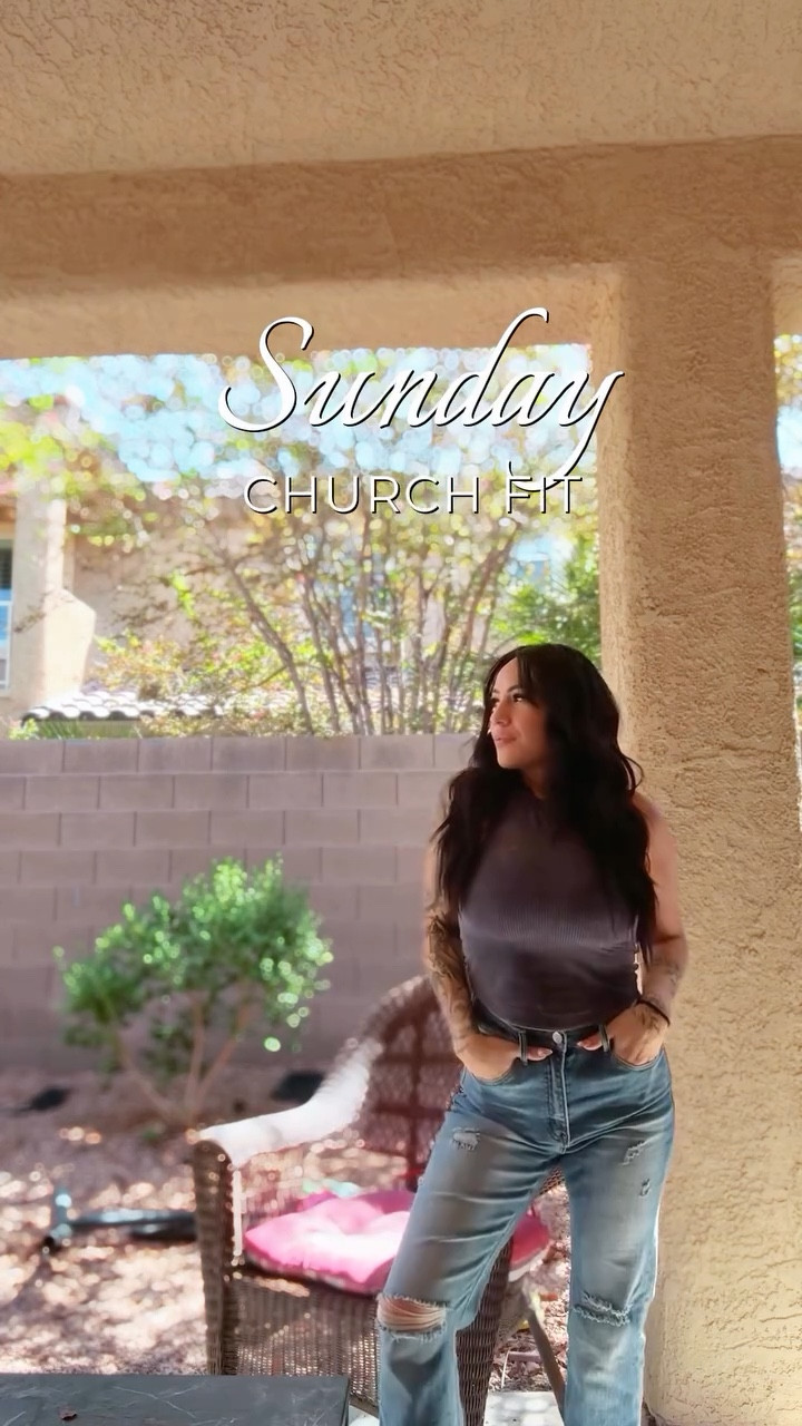 Sunday fit , hope everyone enjoys the long weekend. 
🔗 in bio 

#fitcheck #sundaymood☀️ #momlife #wfh #ootd #ltk #ltkstyletip