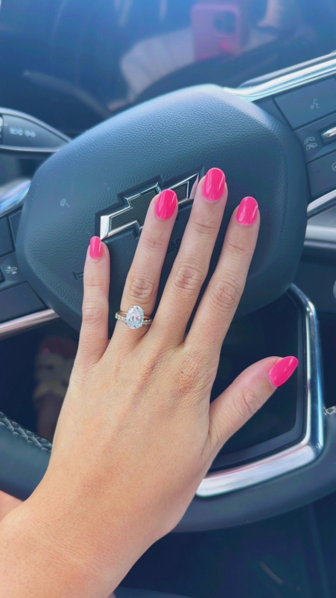 On day 15 with this press on nails and still going strong💕 Olive & June super stick stick no glue press on nails are the best!!!