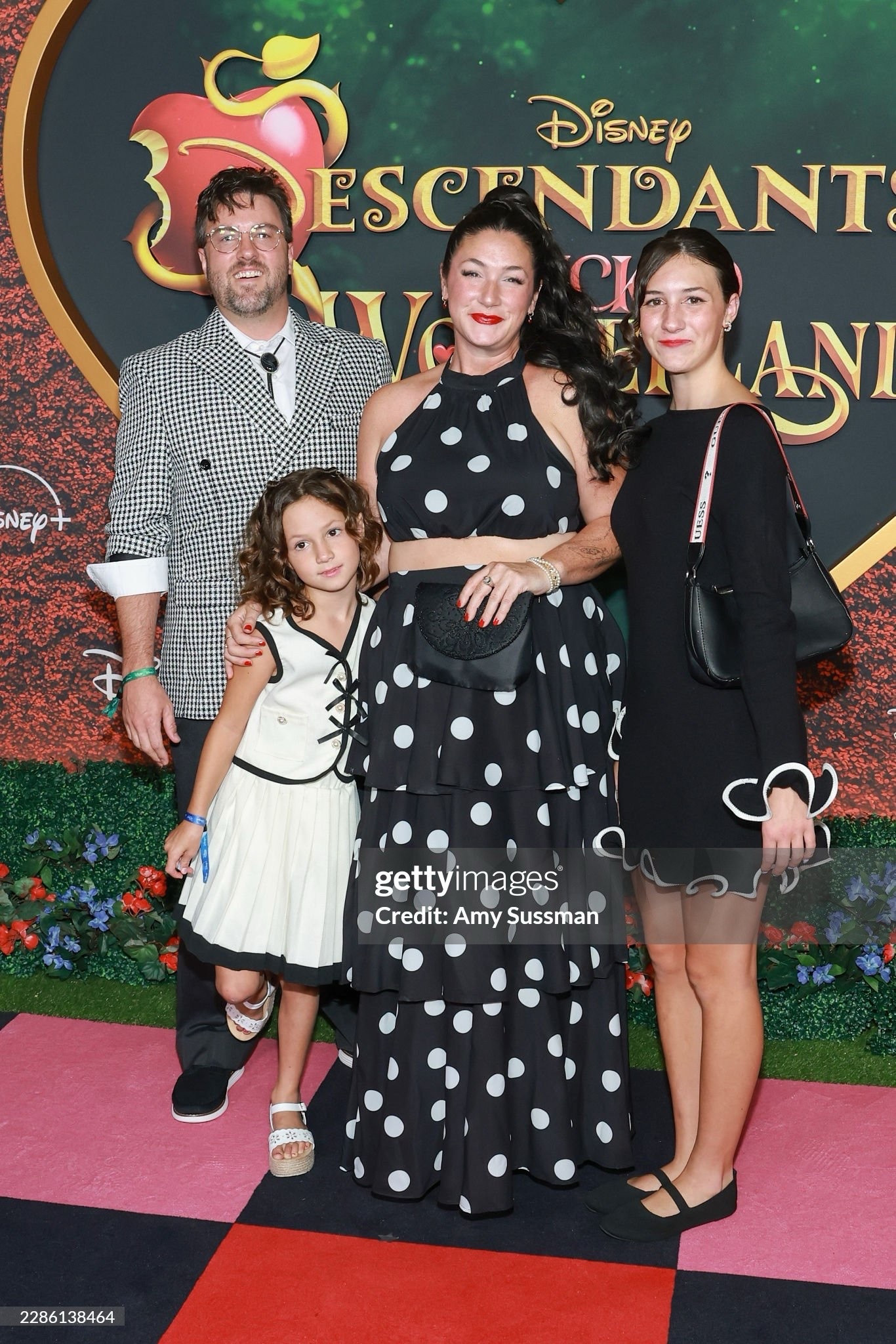 Black and White red carpet looks

#LTKootd #LTKMidsize #LTKdayinmylife