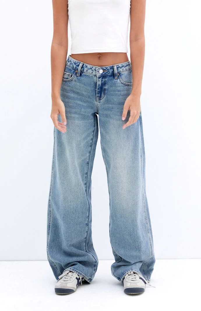 Women's Casey Medium Indigo Low Rise Baggy Jeans - Size XL | PacSun