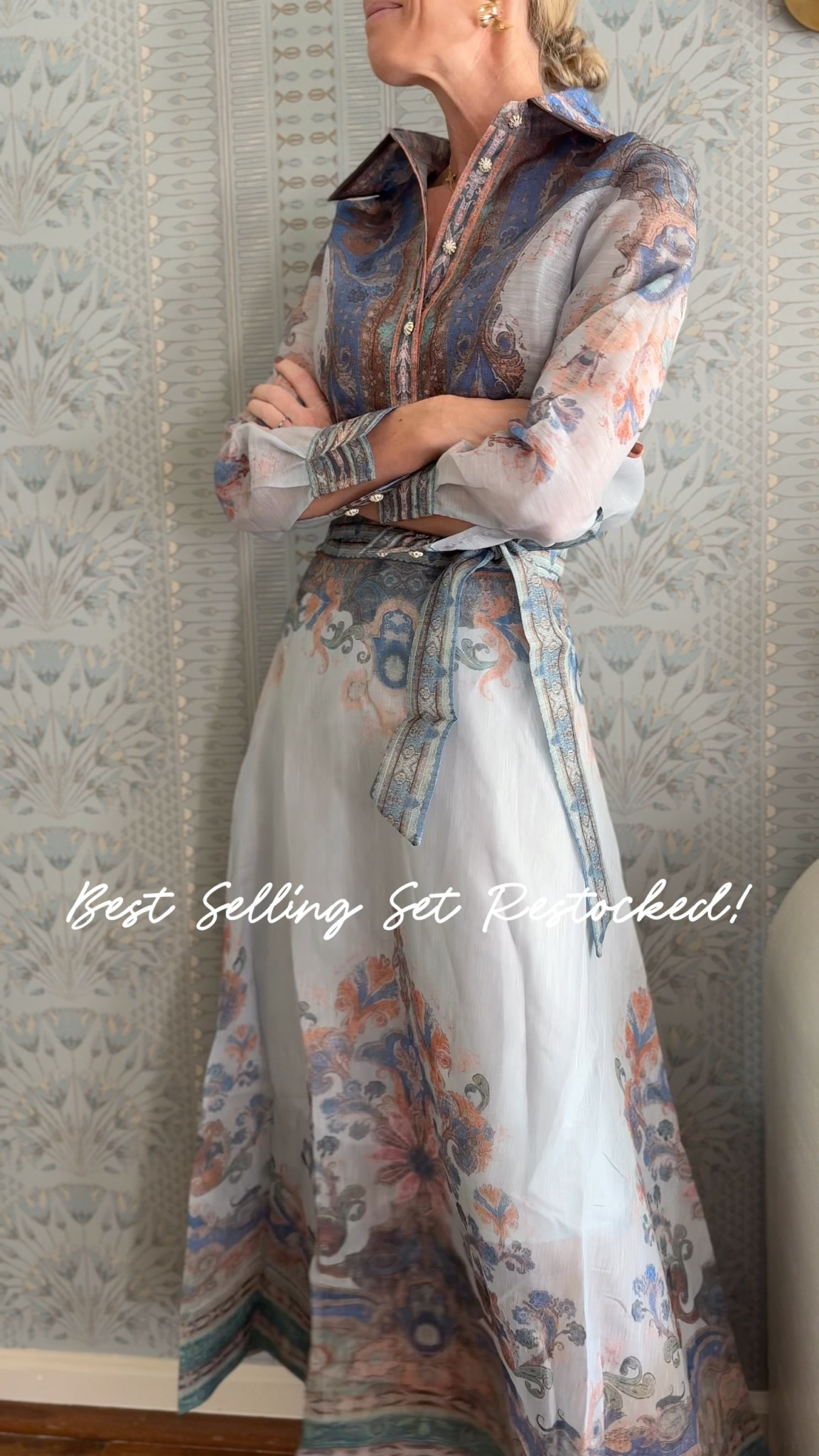 I wear an XS! It’s so gorgeous and identical to a Zimmerman but way less $$...