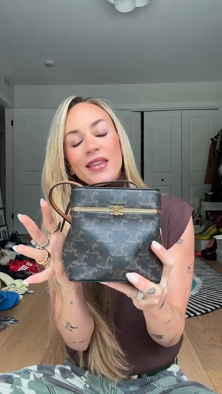 What’s in my bag

#LTKBeauty #LTKselfcare #LTKTravel