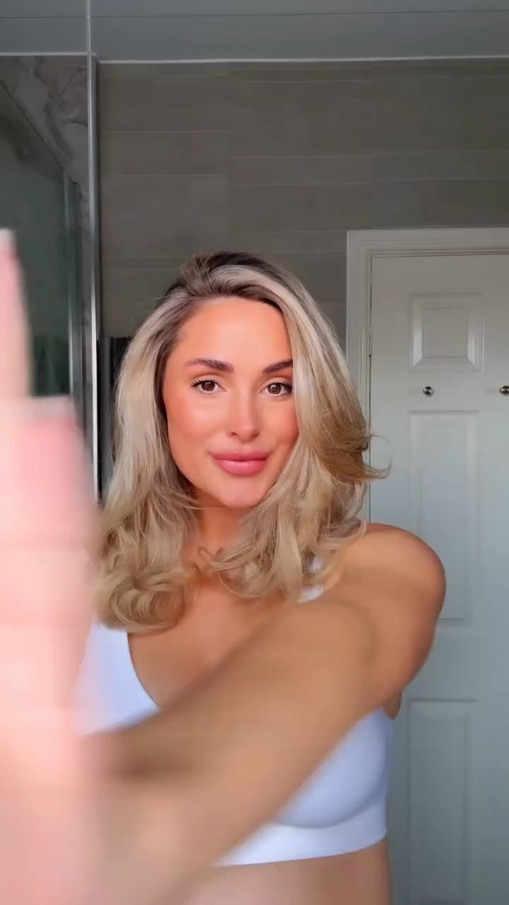 My morning glow up routine for a knackered 38 week pregnant mum. Girls I'm living on 3 hours sleep a night and could quite happily tear my own skin off (ICP girlies IYKYK) but the show must go on! 

I've got a date for my induction so the end is in sight and I can't wait to meet our lil girlie 💕

#pregnant #pregnancy #morningroutines #skincare #glowup #maternity