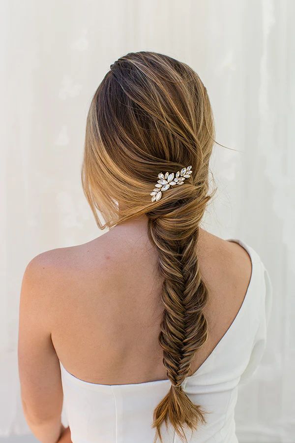 ABRIL COMB | BRIDES AND HAIRPINS