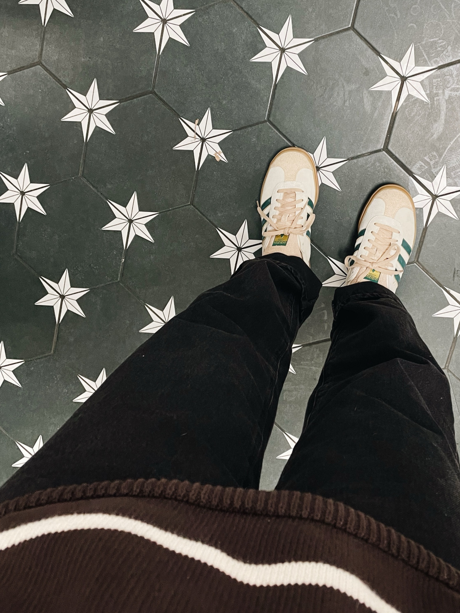 Straight leg Levi denim, adidas gazelle platform, gap sweater

#LTKStyleTip #LTKShoeCrush #LTKGiftGuide