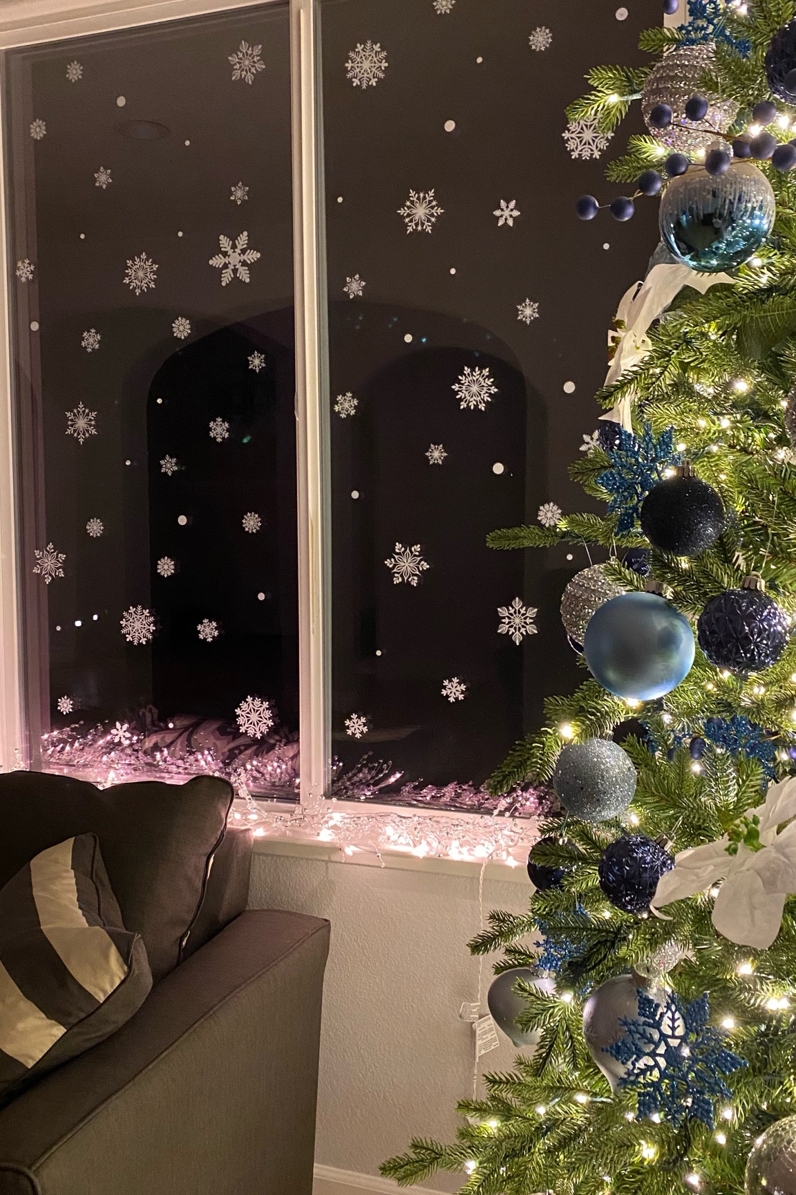 Snowflake Window Clings Decoration 