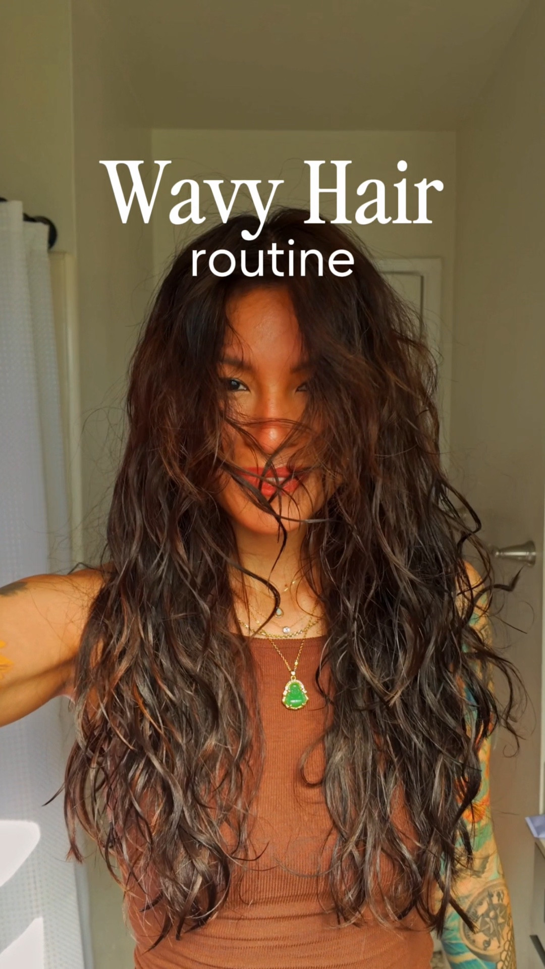 Updated wavy hair routine as a lazy girl 💁🏽‍♀️✨
I have low porosity hair and this routine keeps my waves for about a week 🫶🏽

Comment “waves” and I’ll DM you everything i used 🥹🔗

@neqi_hair @yosoy.latina @kristinesshair @davinesofficial