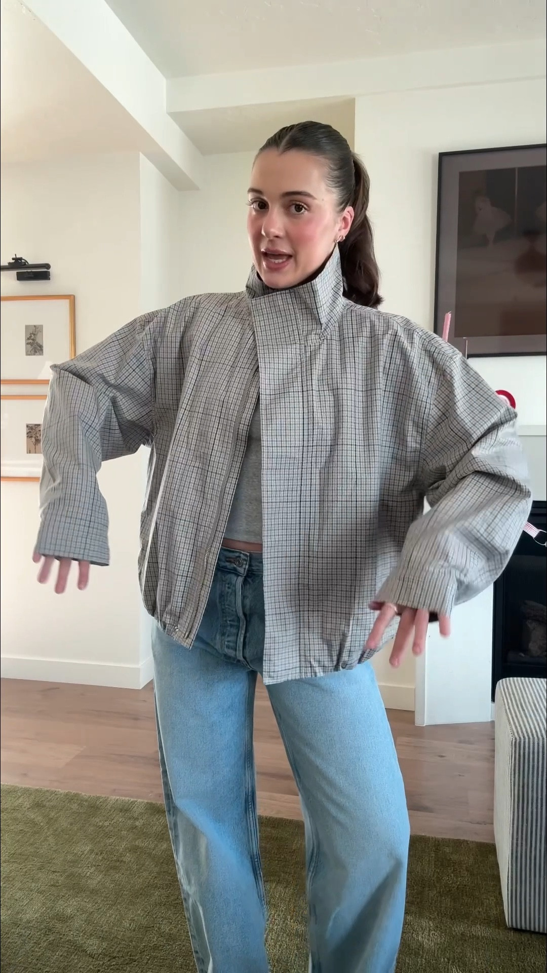 A bunch 💐 of aritzia spring goodies! 

Jacket: medium
Agolde jeans: 26
Blue stripe: small
Gray pants: small
Gray tee : small
White pants: small
White top: small 
White skirt: 4