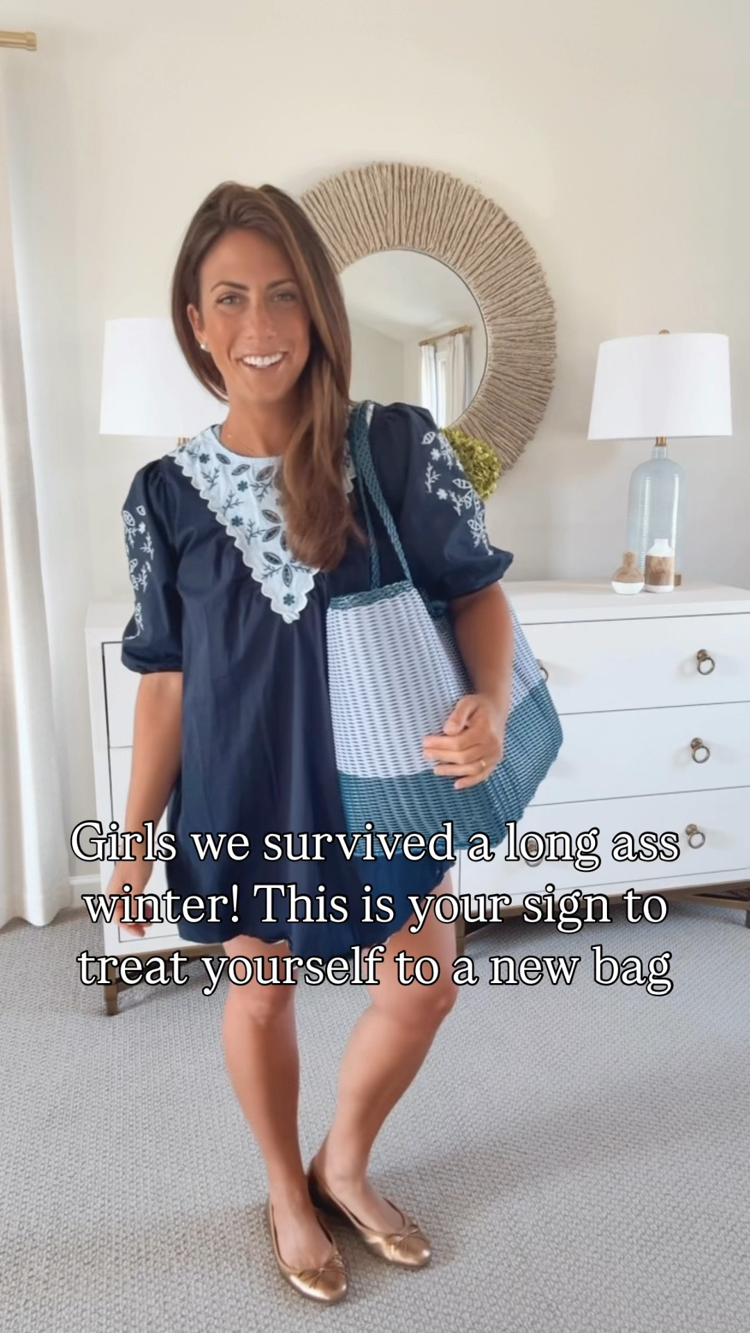 This bag is the perfect everyday bag for all your everyday needs! Take it to the gym, work, beach, travel it’s a great bag you can throw everything into! Theres a reason it’s made Oprah’s list of must haves! These bags are designed in the US and hand- woven in El Salvador. When you carry a Lilley Line, you not only elevate your everyday, you elevate the lives of artisans by supporting Latin American micro business.