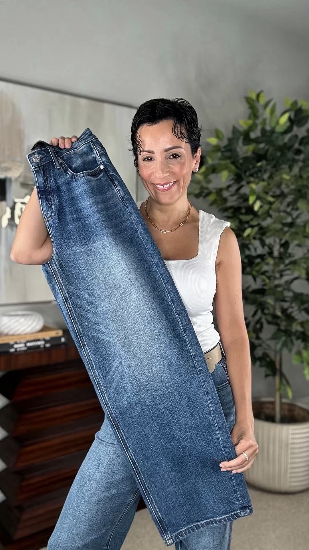 Comment Shop and I will send the links.
Barrel jeans, done right.
This pair from Quince adds shape and structure—key is choosing the right fit for your body.
Styled with a cotton + cashmere sweater and their Italian leather bag.
A great option if you’ve been looking to try the silhouette—without overcommitting on price.
@onequince #quincepartner @shop.ltk #liketkit

#LTKdayinmylife #LTKootd #LTKOver40