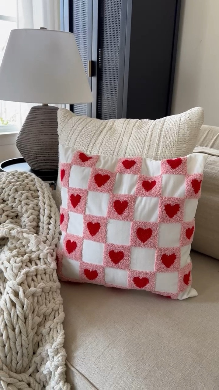 Cutest valentines pillow!!

#LTKhome #LTKparties #LTKVideo