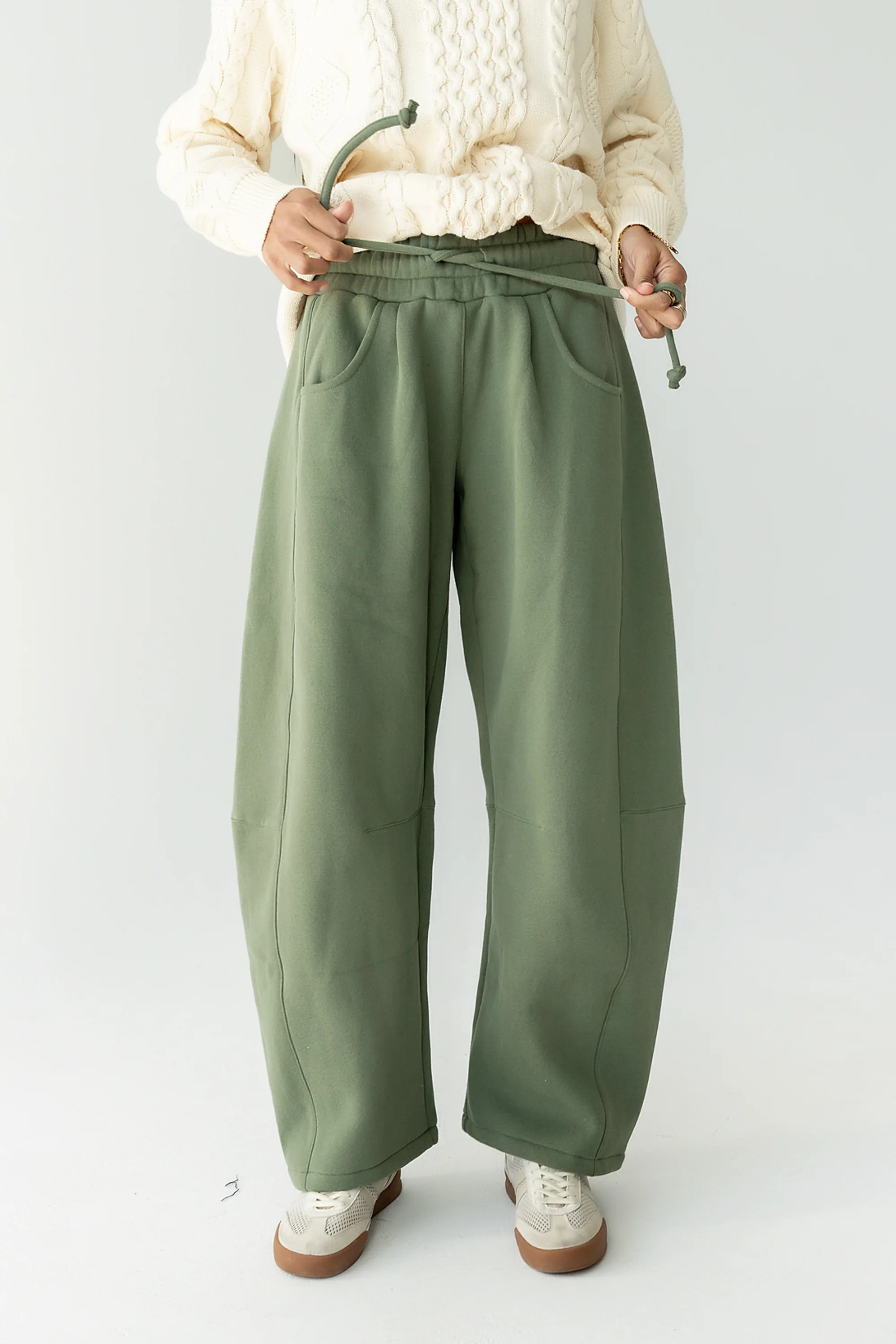 Maribel Barrel Sweatpants in Green | Böhme US